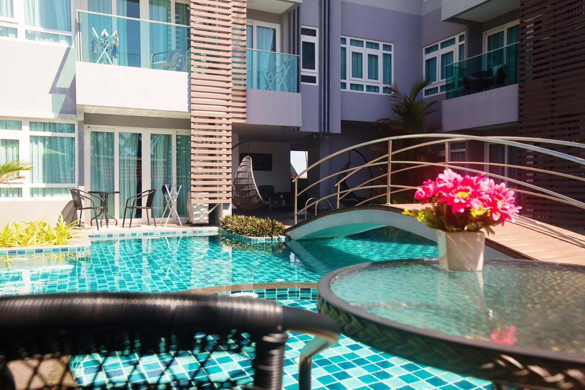 Apartment Naiharn Calypso *