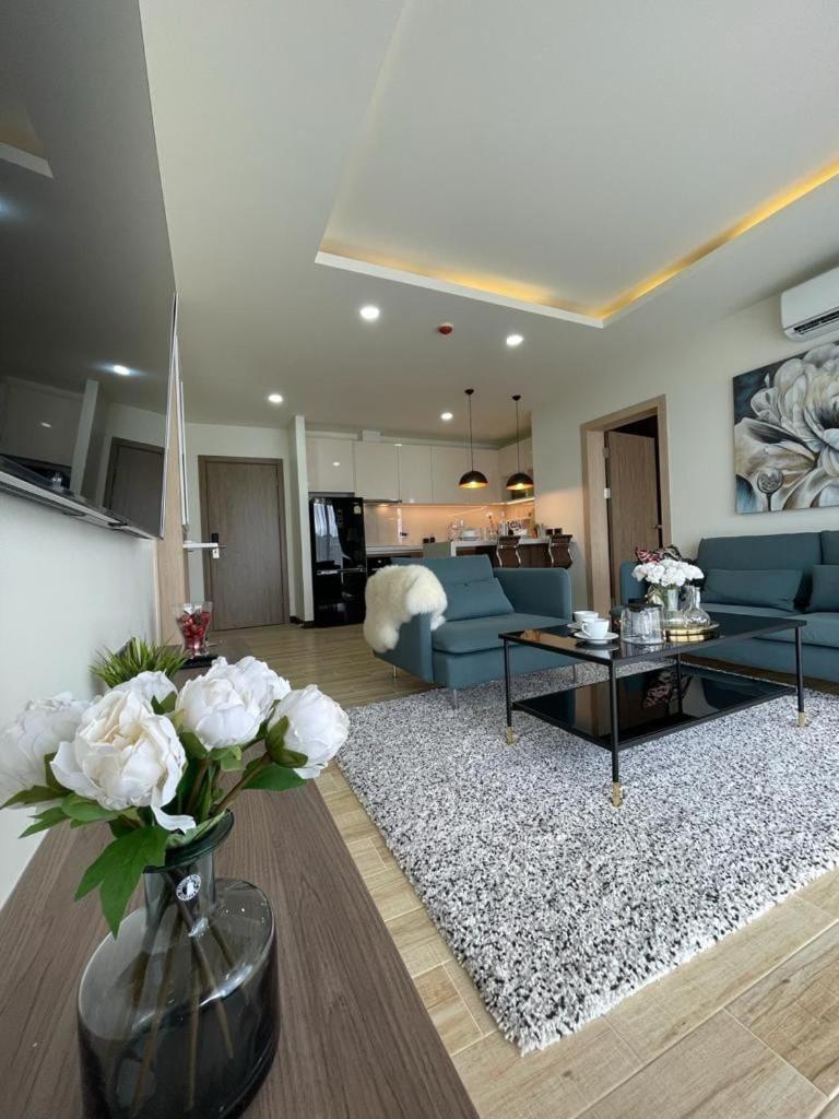 Apartment With Roof Sea View *