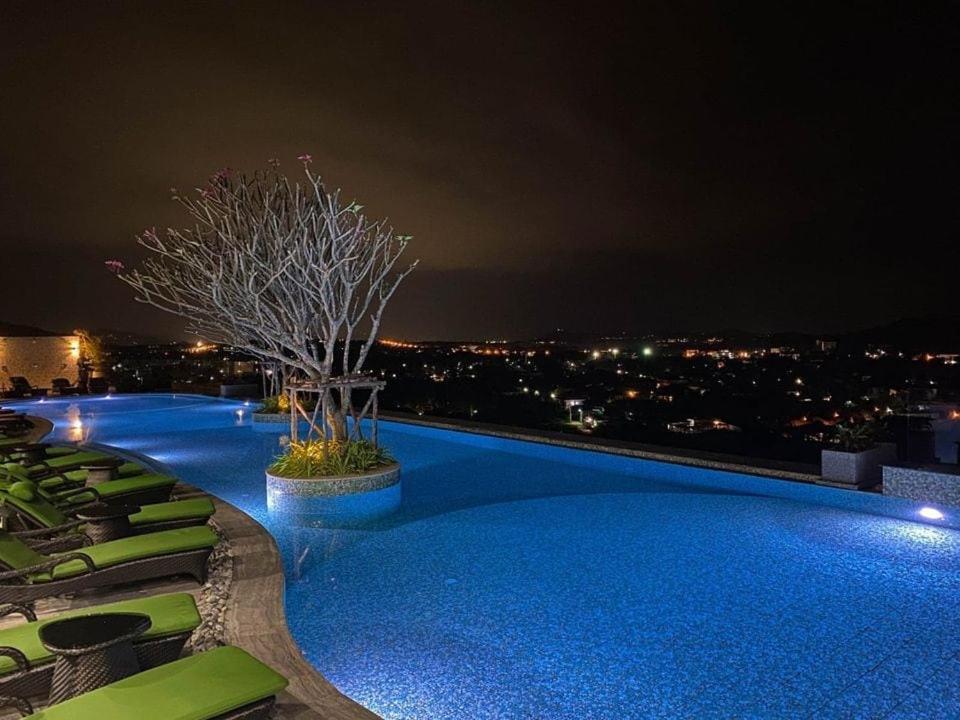 With Roof Sea View