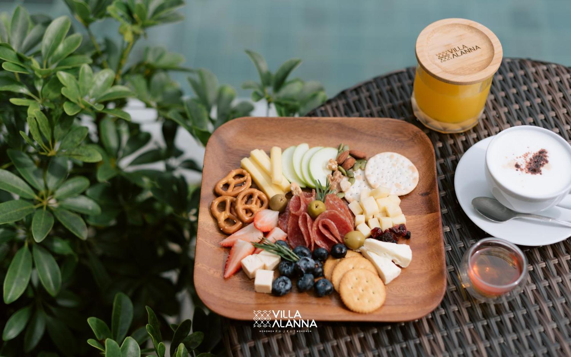 Alanna Phuket Vila *