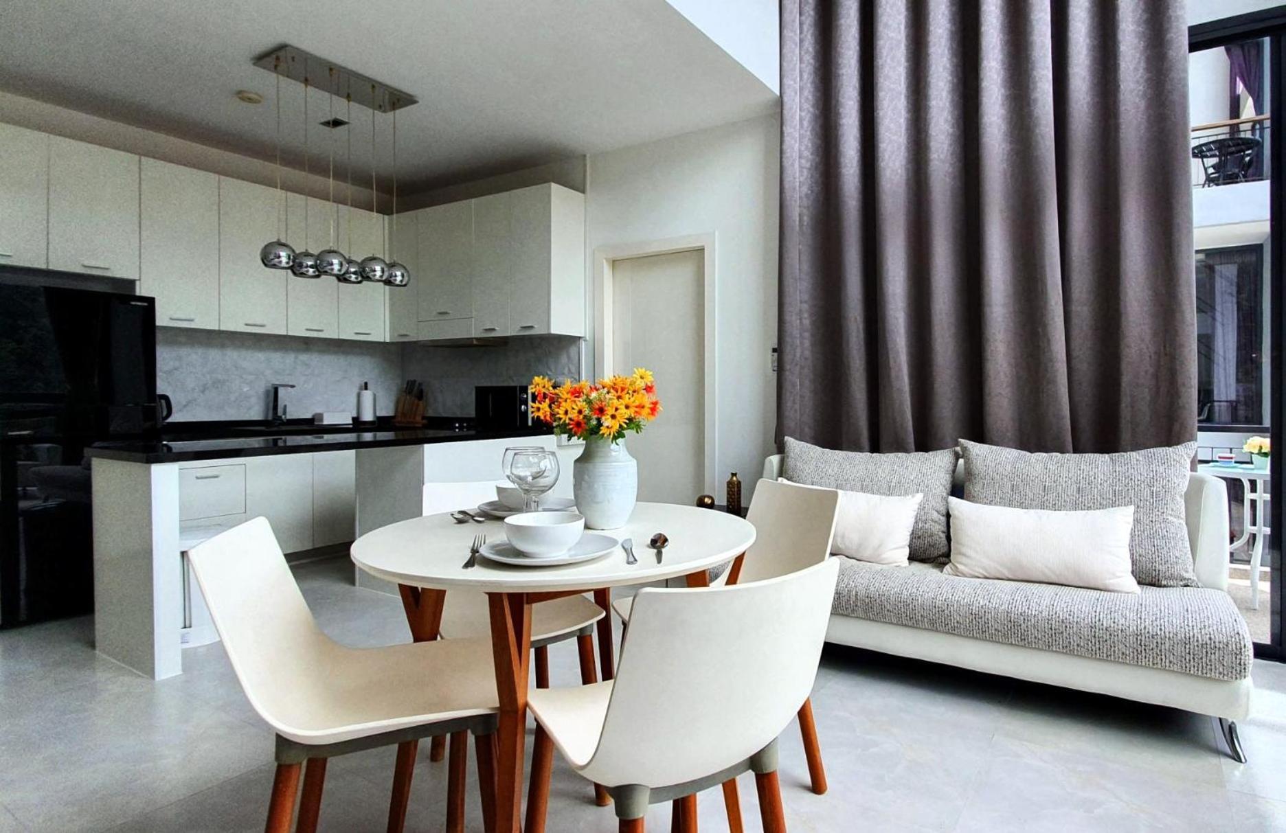 Stylish Penthouse With Panoramic Views At Icon Park Apartment