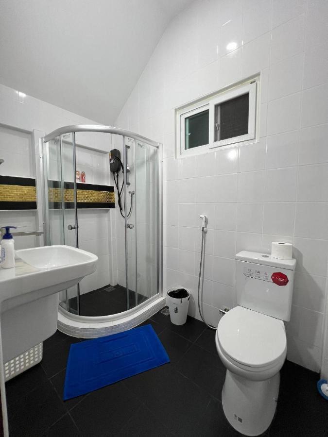 Charming With Cozy Terrace Near Patong