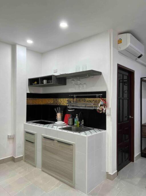 Charming With Cozy Terrace Near