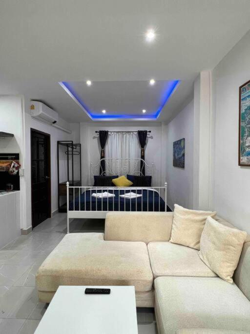 Charming With Cozy Terrace Near