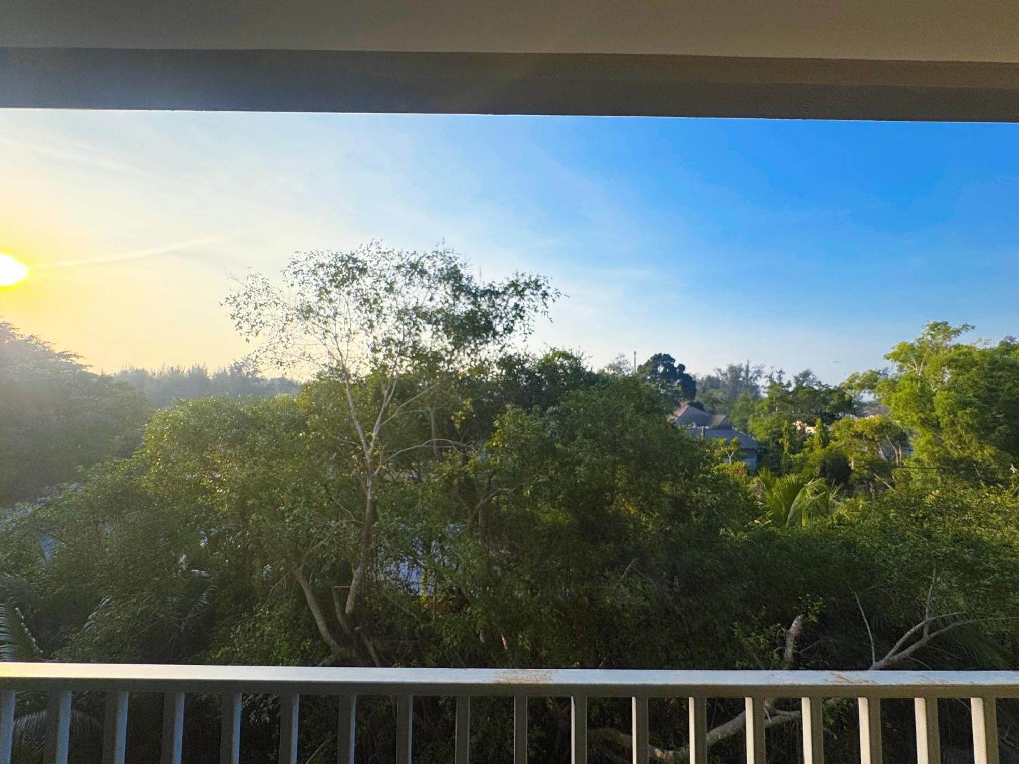 Digital Nomad Away With Pool & Gym * Nai Yang