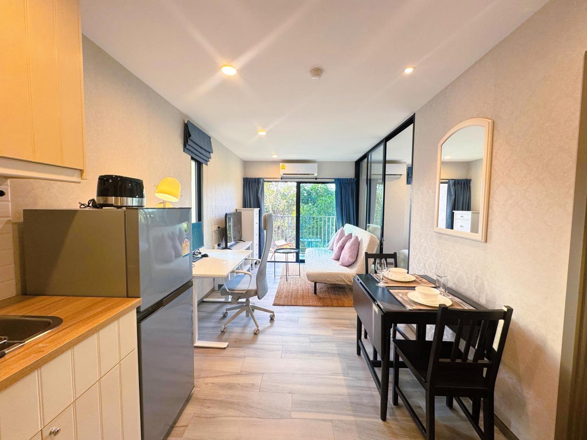 Digital Nomad Away With Pool & Gym Apartment