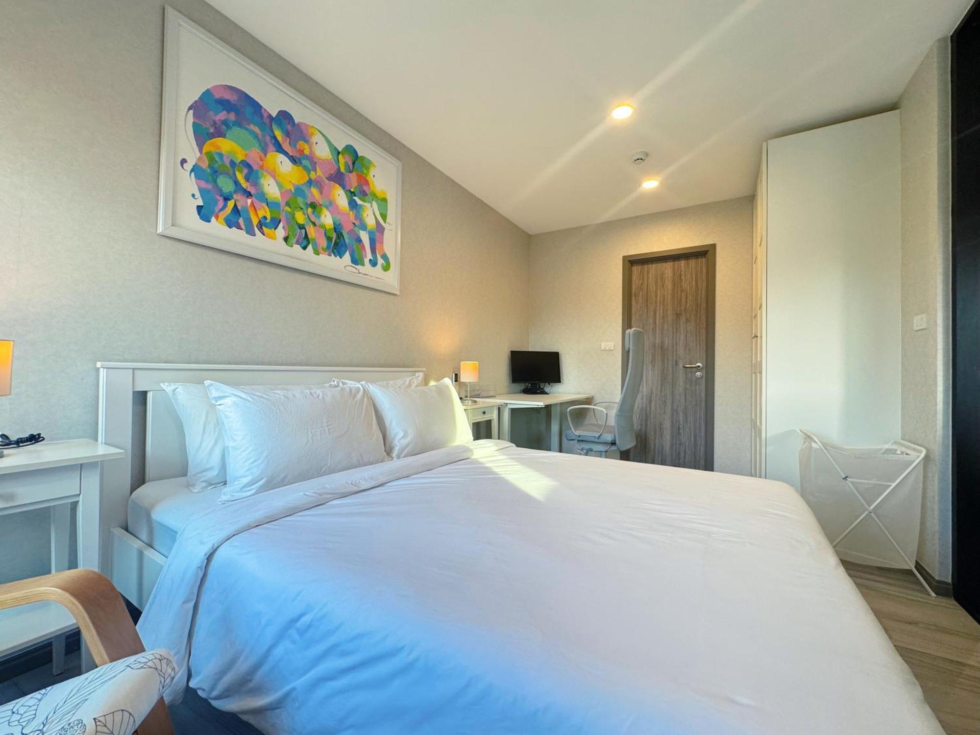 Digital Nomad Away With Pool & Gym Apartment