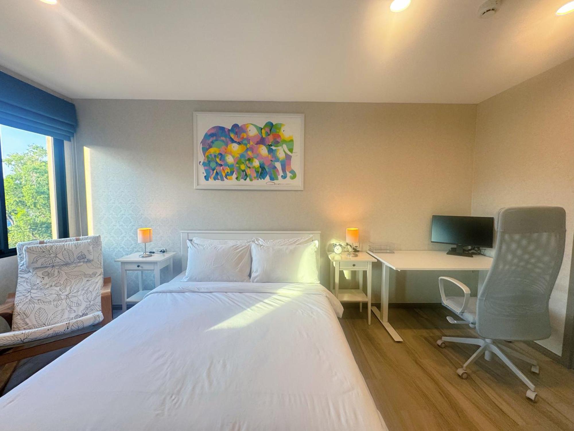 Digital Nomad Away With Pool & Gym Apartment