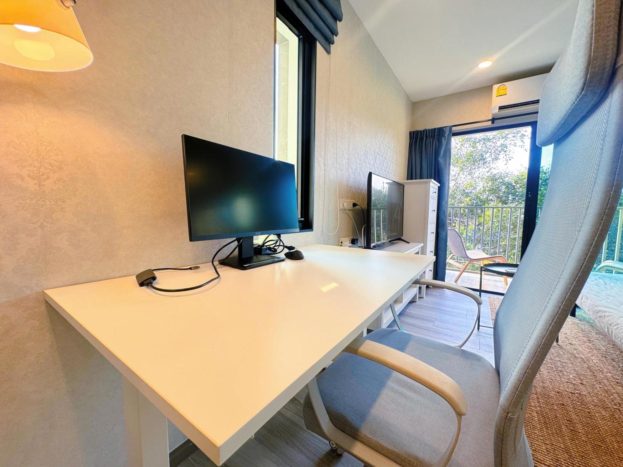 Apartment Digital Nomad Away With Pool & Gym Nai Yang