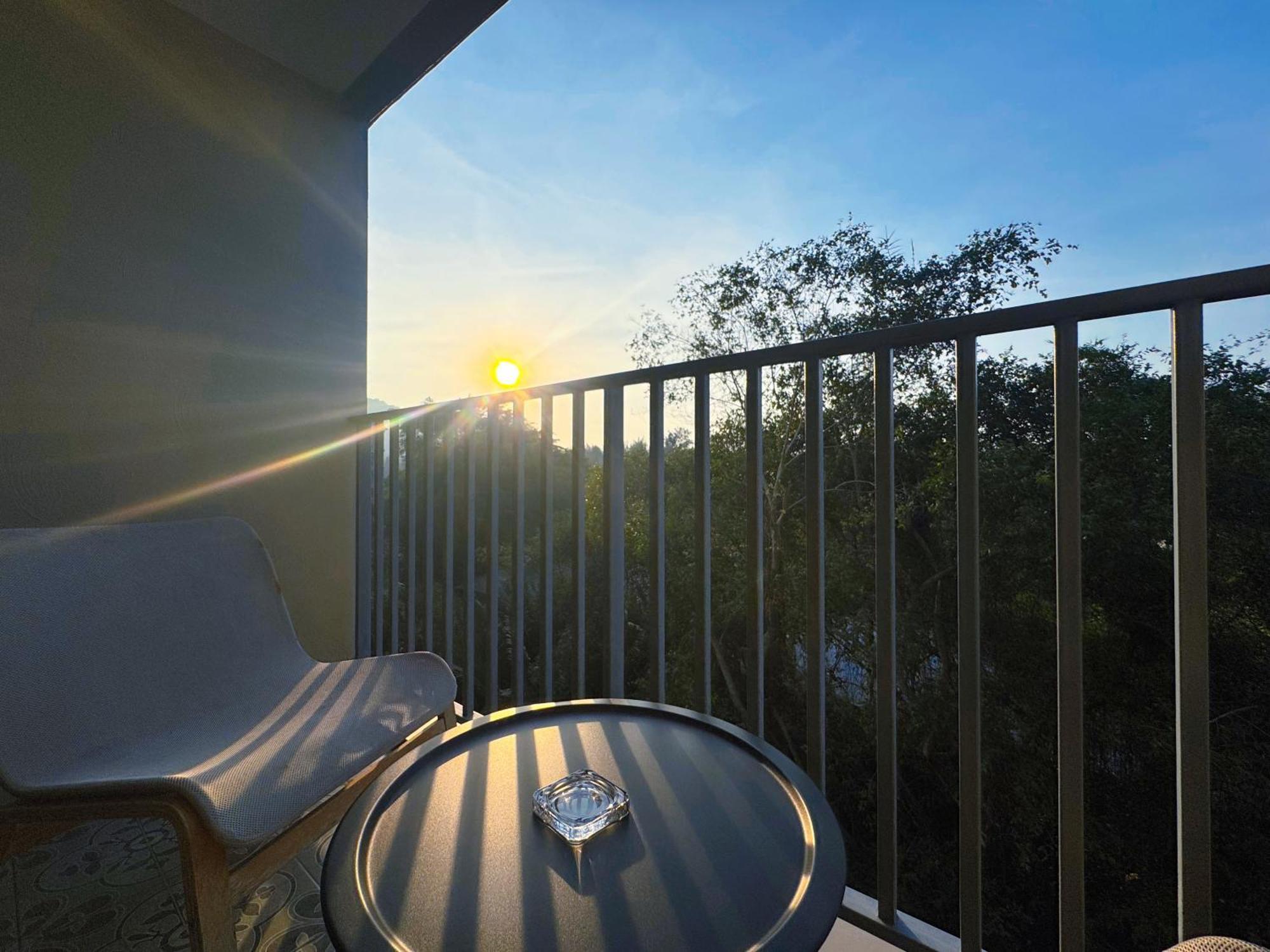 Digital Nomad Away With Pool & Gym Nai Yang