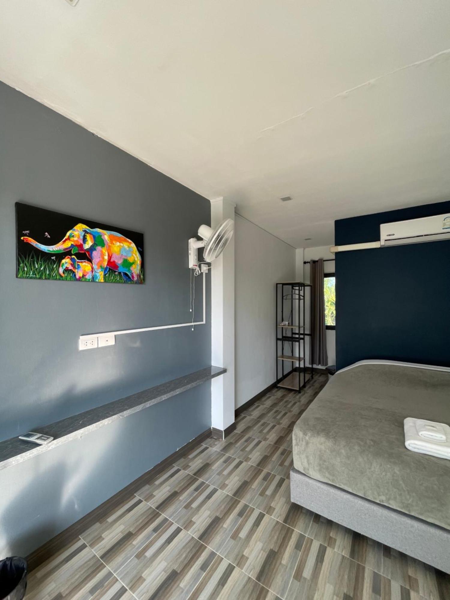 Hostel Patios Phuket *