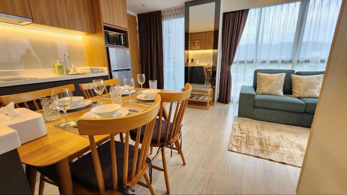 New 2br Laguna Lakeside Residences