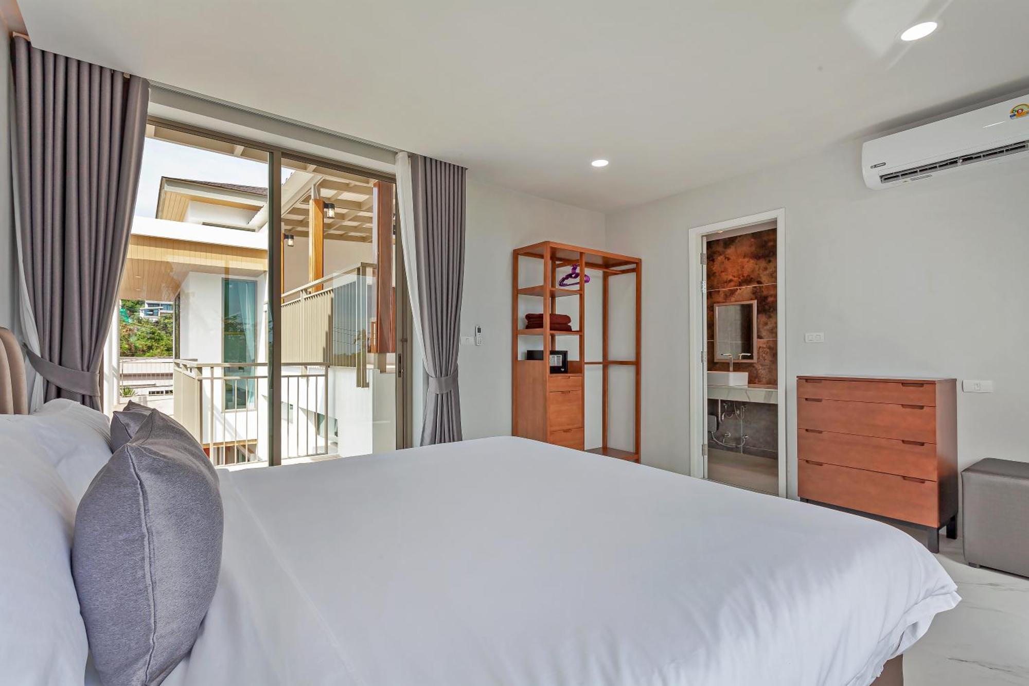 Classic Modern Pool Rawai 3br