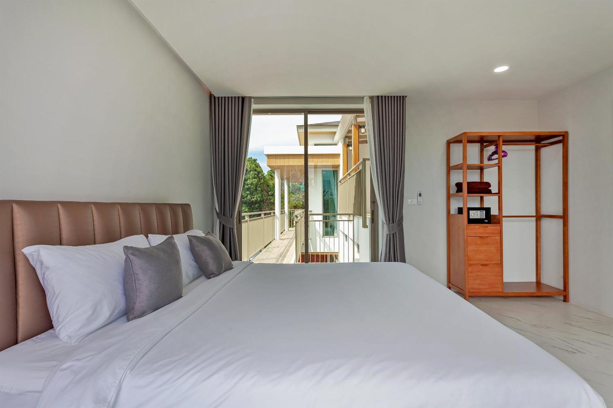 Classic Modern Pool Rawai 3br Ban Saiyuan