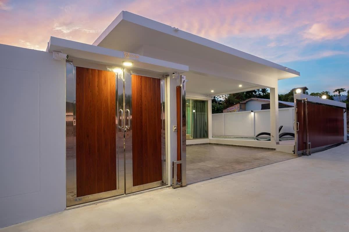 Luxury 3bdr New In *