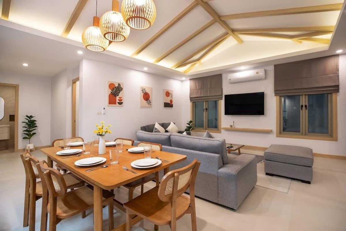 Luxury 3bdr New In Villa *