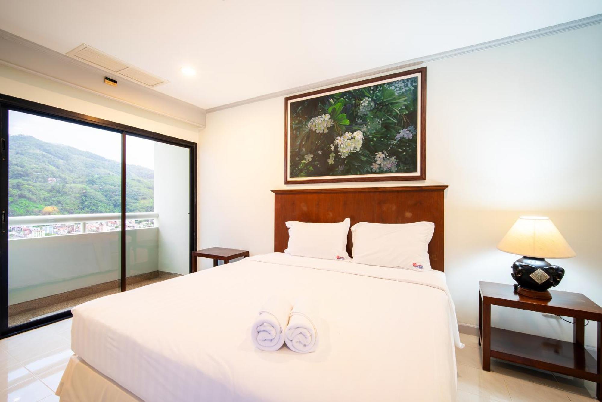 Apartment Tower Superior Seaview 3br 2402 *