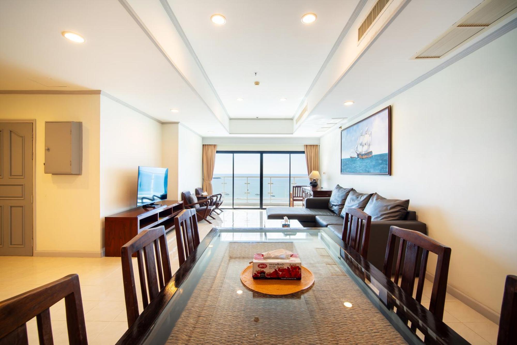 Apartment Tower Superior Seaview 3br 2402 Patong