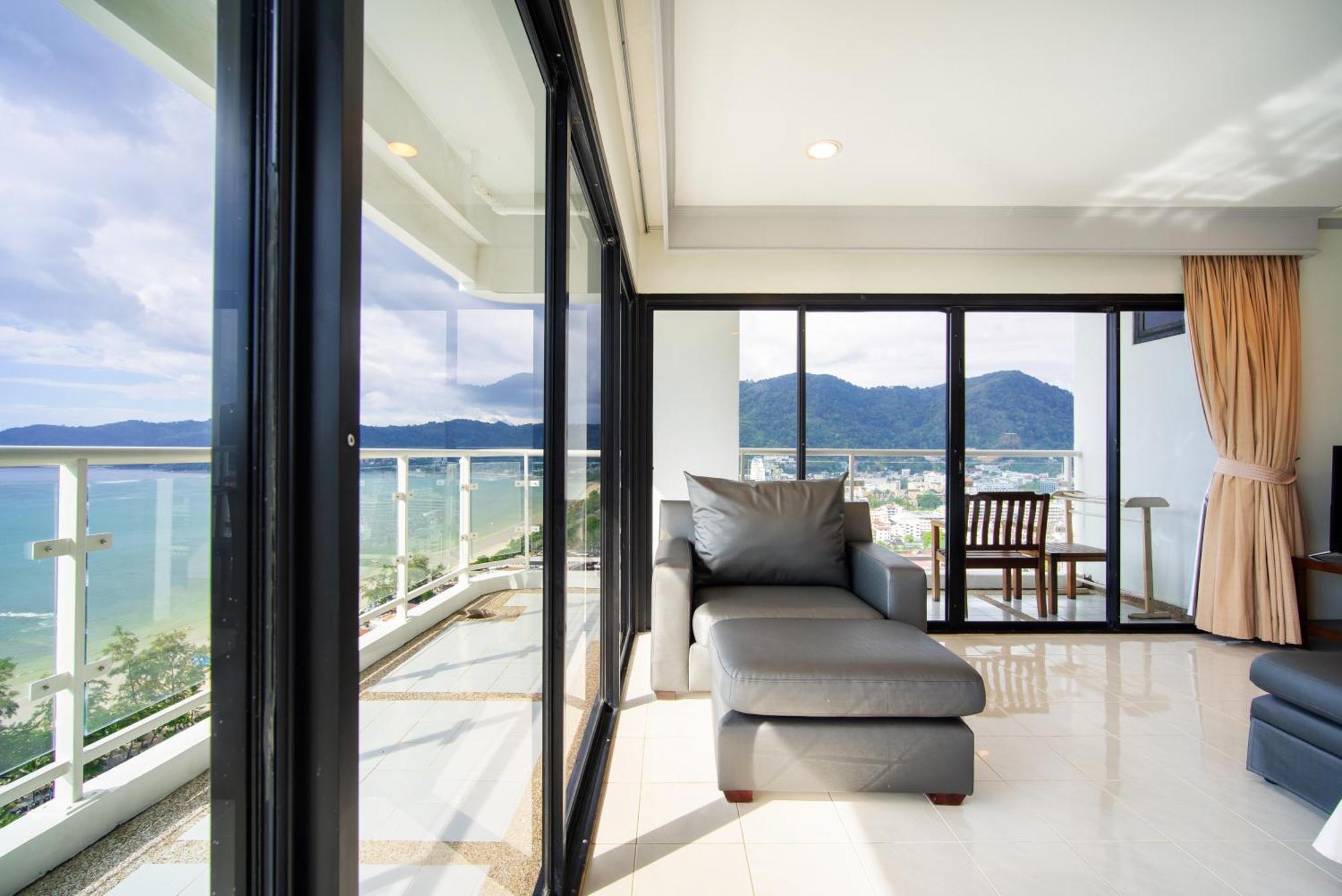 Apartment Tower Superior Seaview 3br 2402
