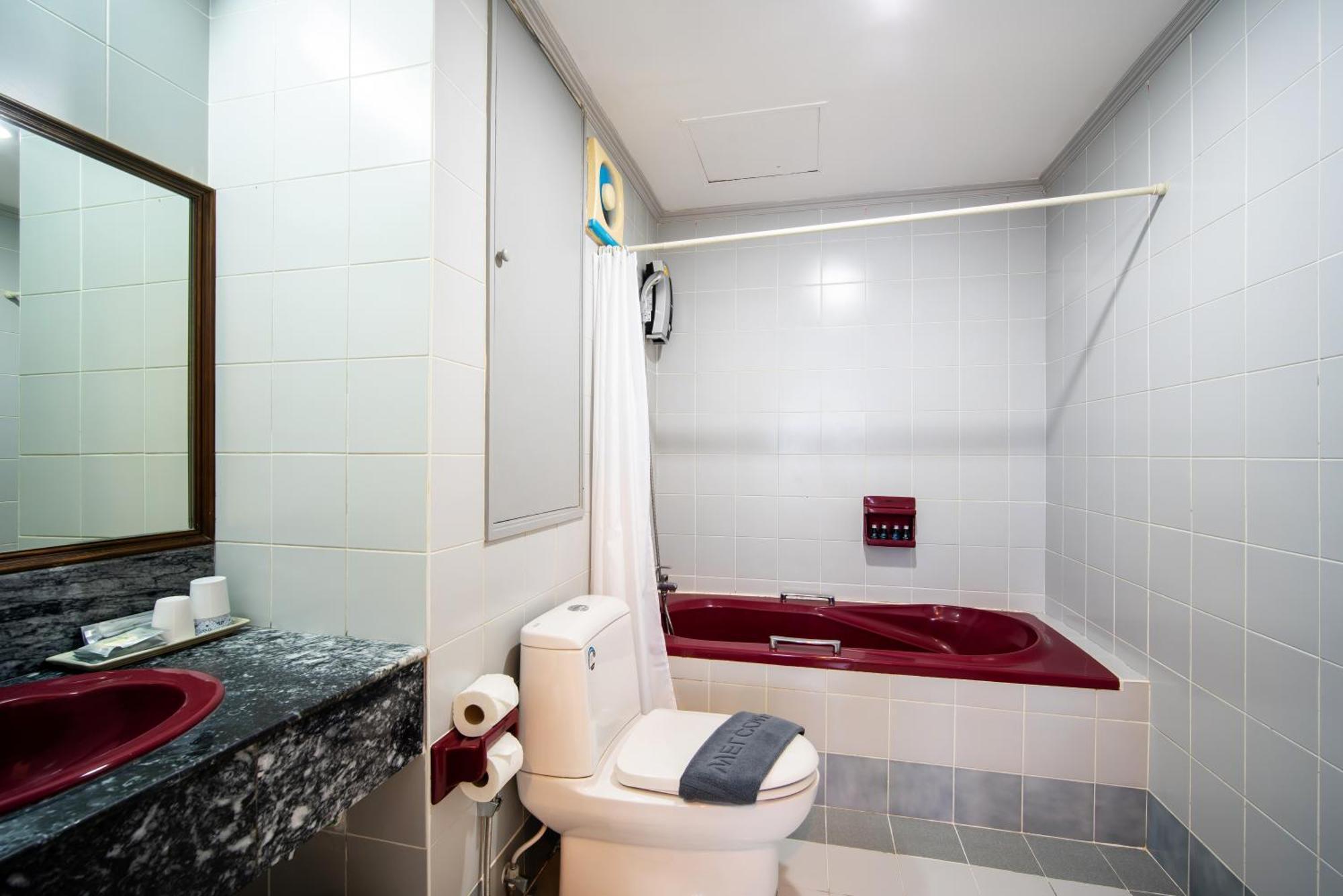 Tower Superior Seaview 3br 2402 Apartment *