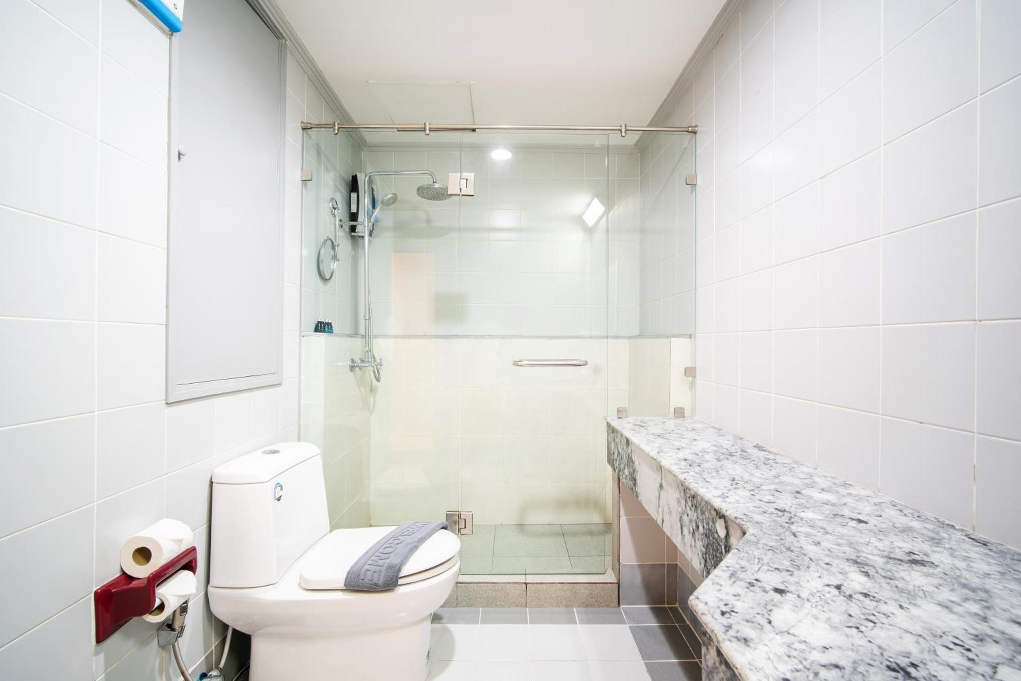 Tower Superior Seaview 3br 2402 * Patong