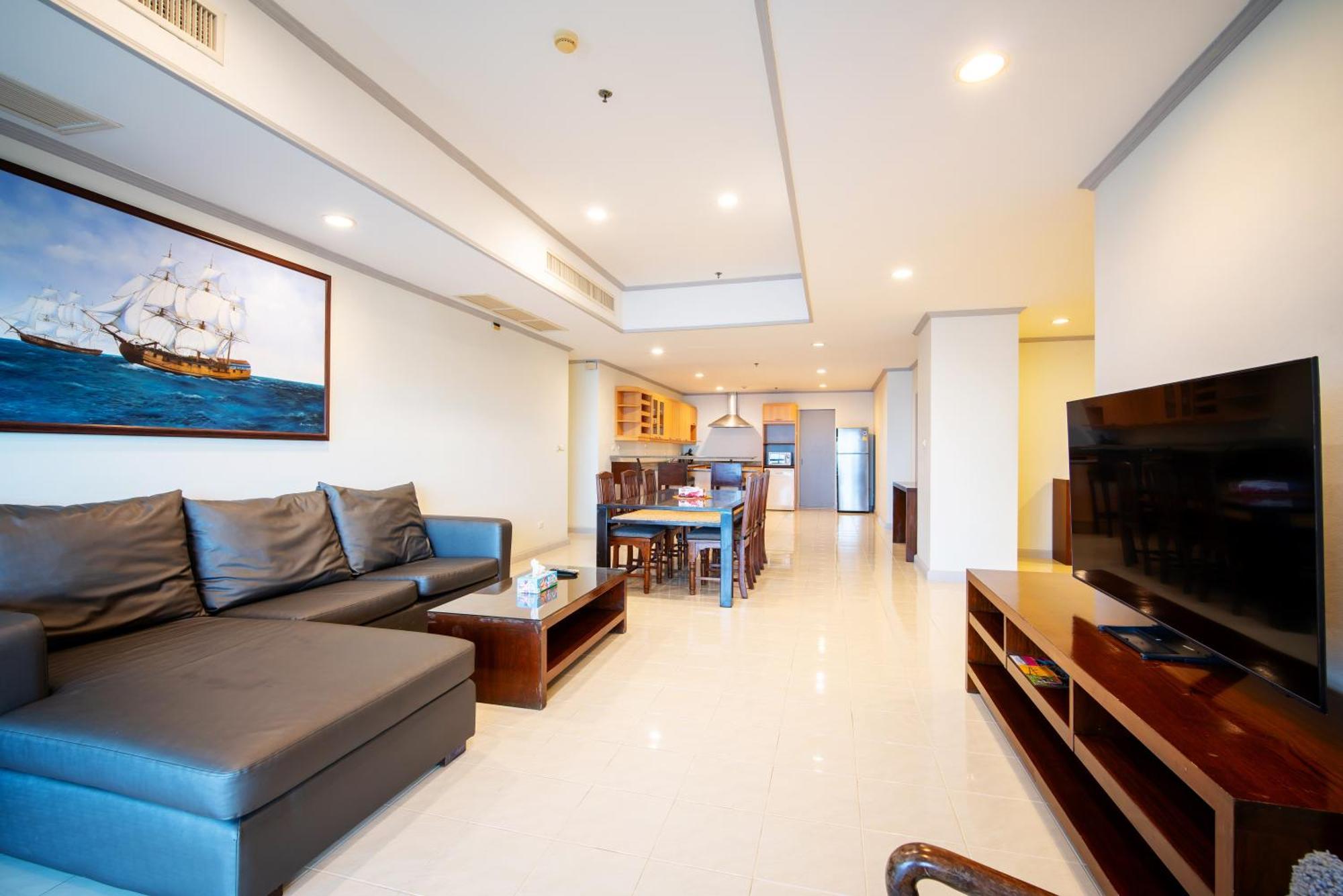 Tower Superior Seaview 3br 2402