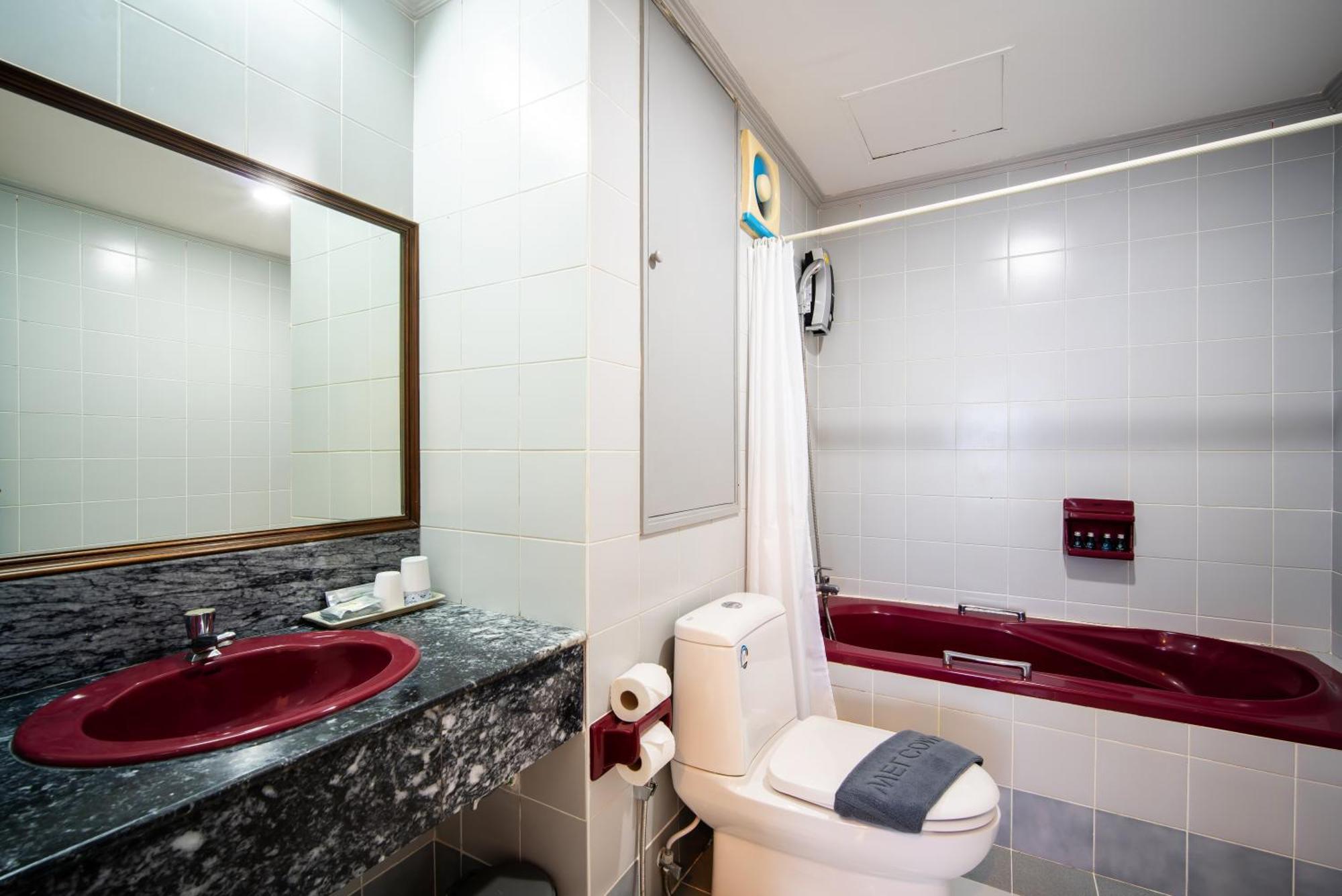 Apartment Tower Superior Seaview 3br 2402 Patong