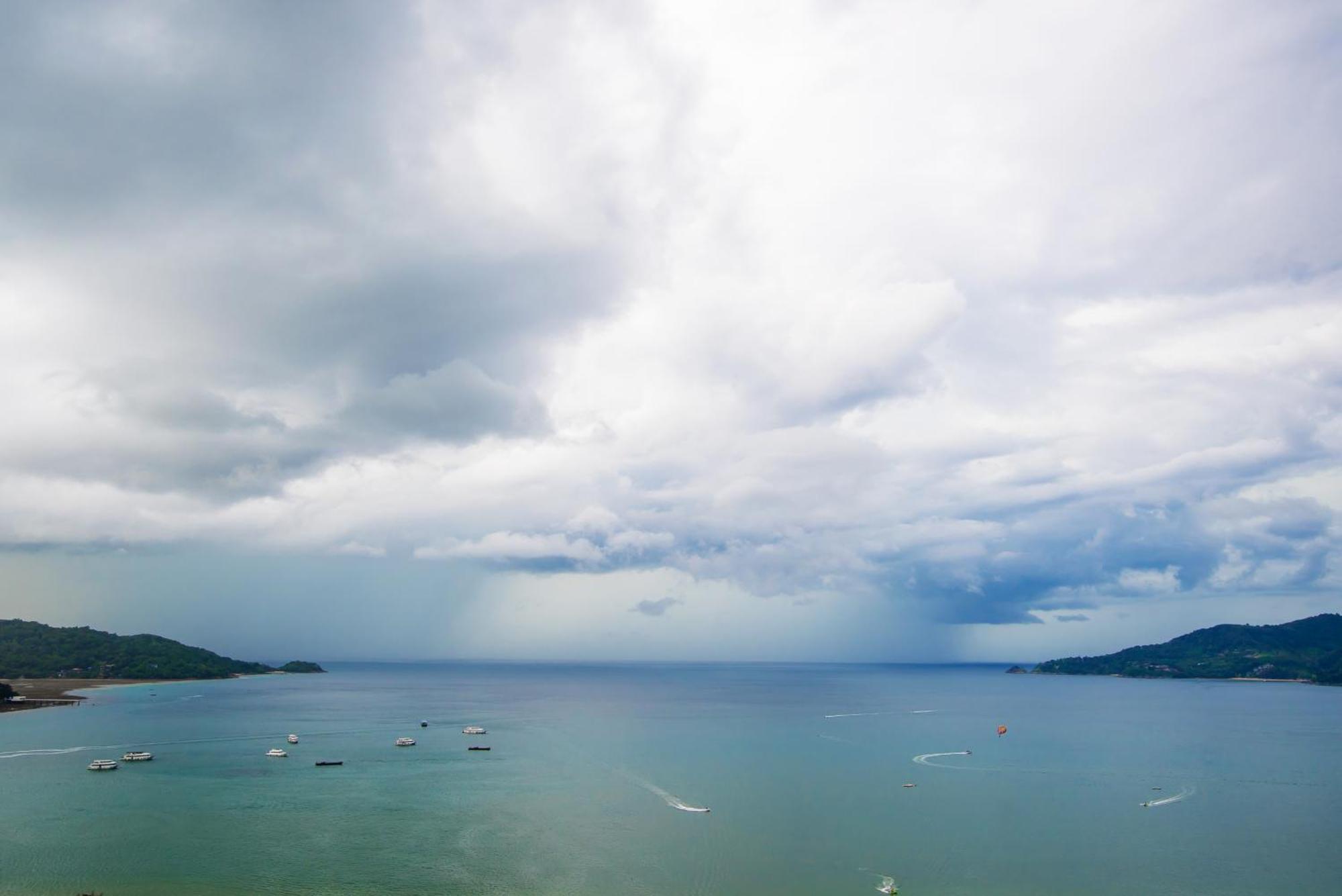 Tower Superior Seaview 3br 2402 *
