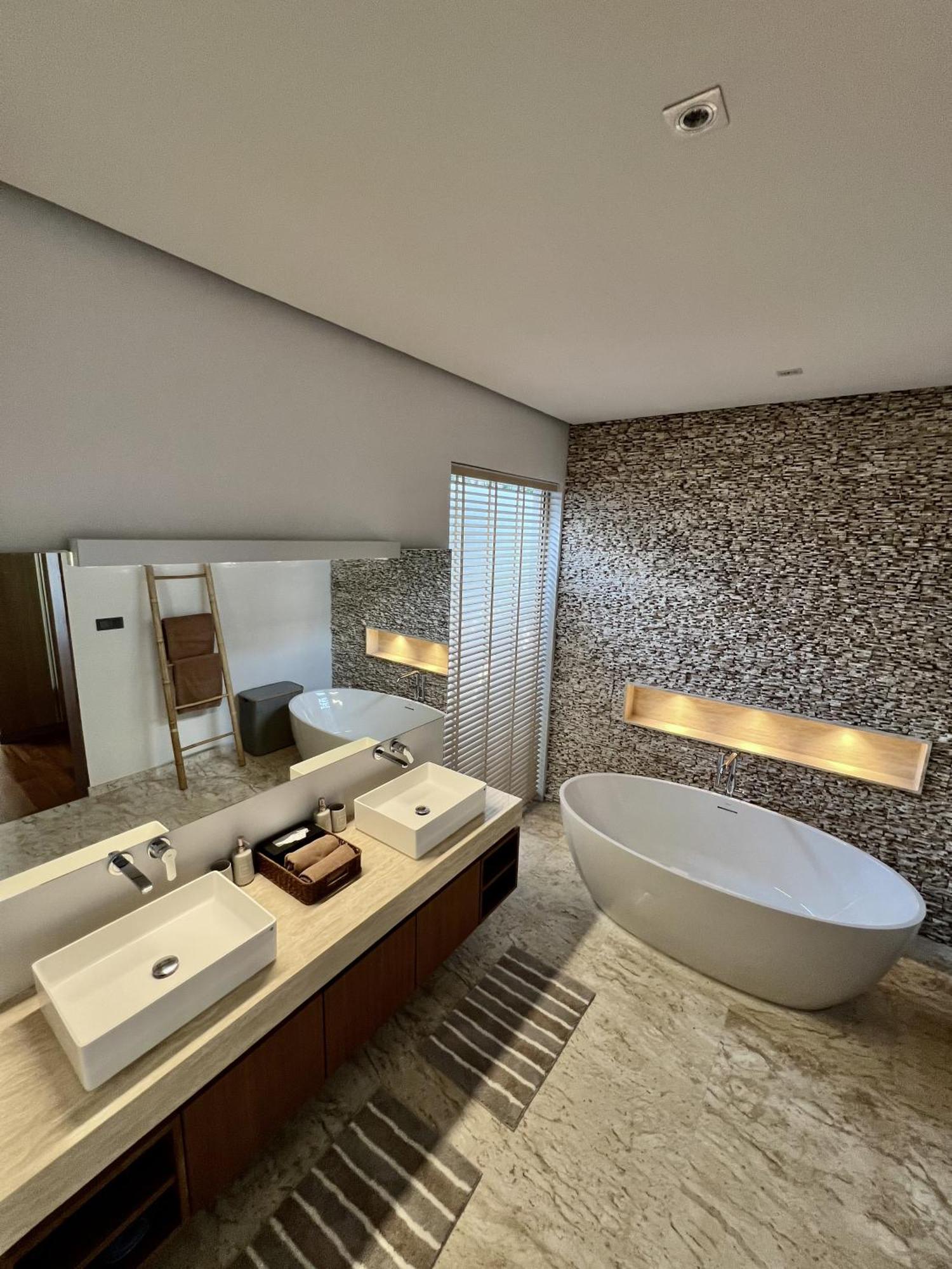 Bang Tao Anchan Flora 3 Bd Villa