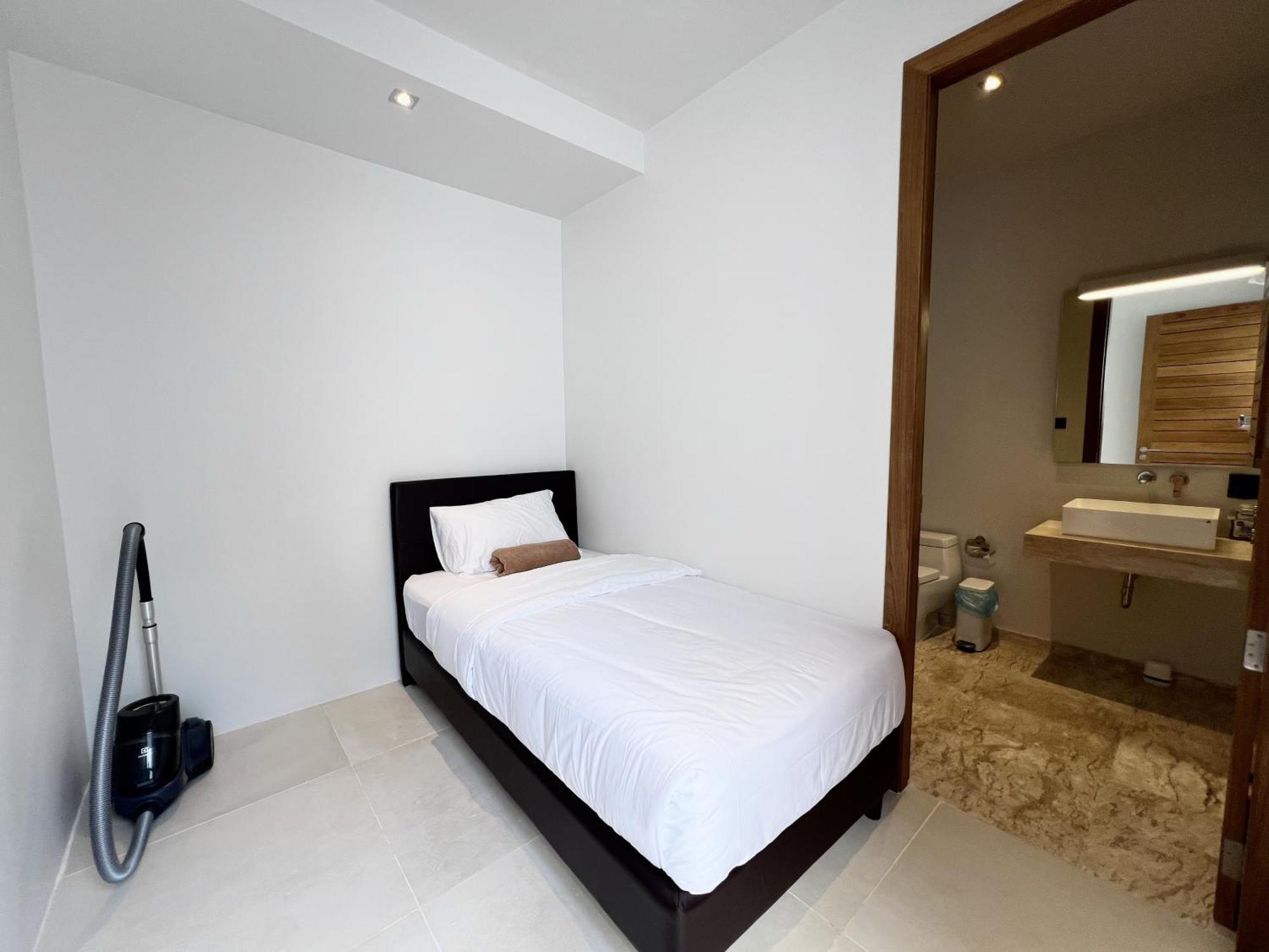 Bang Tao Anchan Flora 3 Bd Villa *