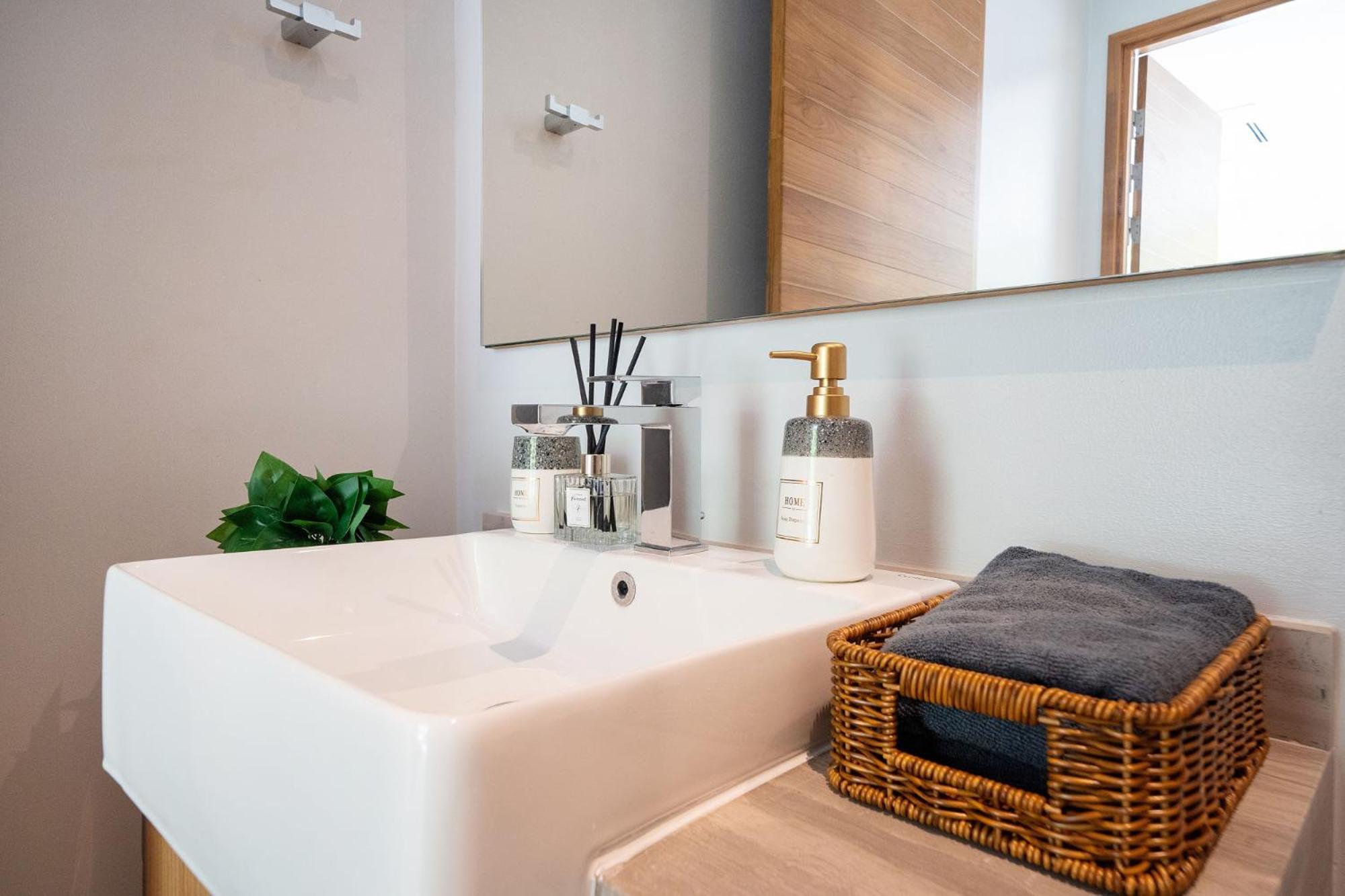 Villa Bang Tao Botanica Modern Loft 4 Bd A *
