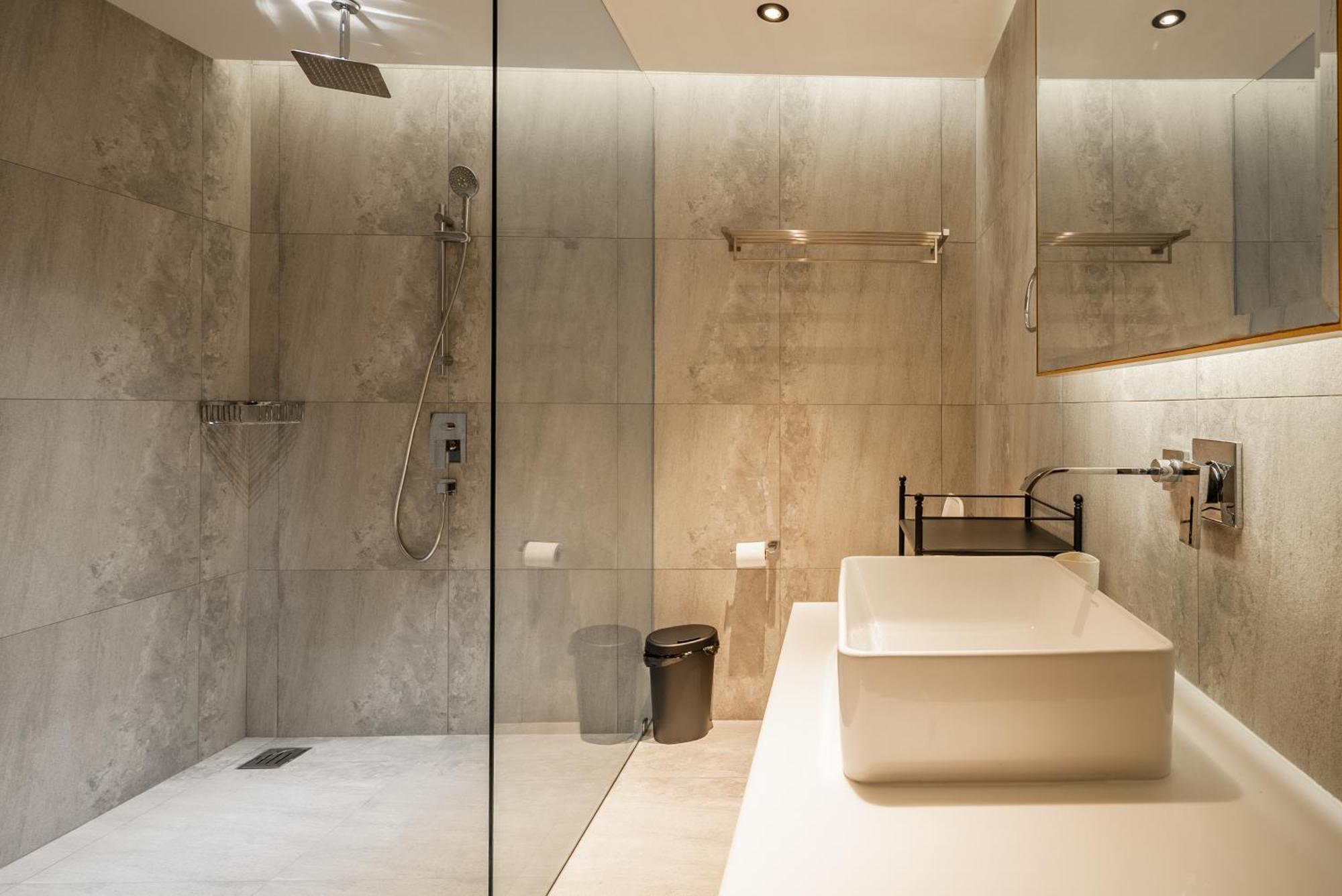Apartment Bluepoint By Villacarte Patong