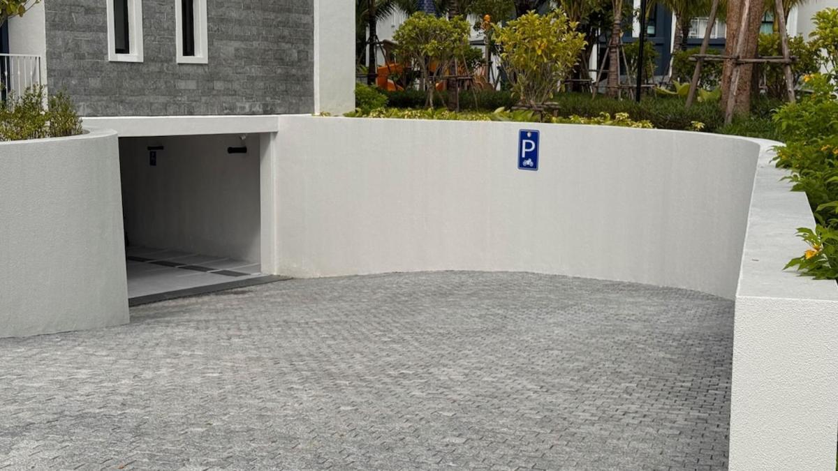 Title Halo, 2 Bedrooms Apartment