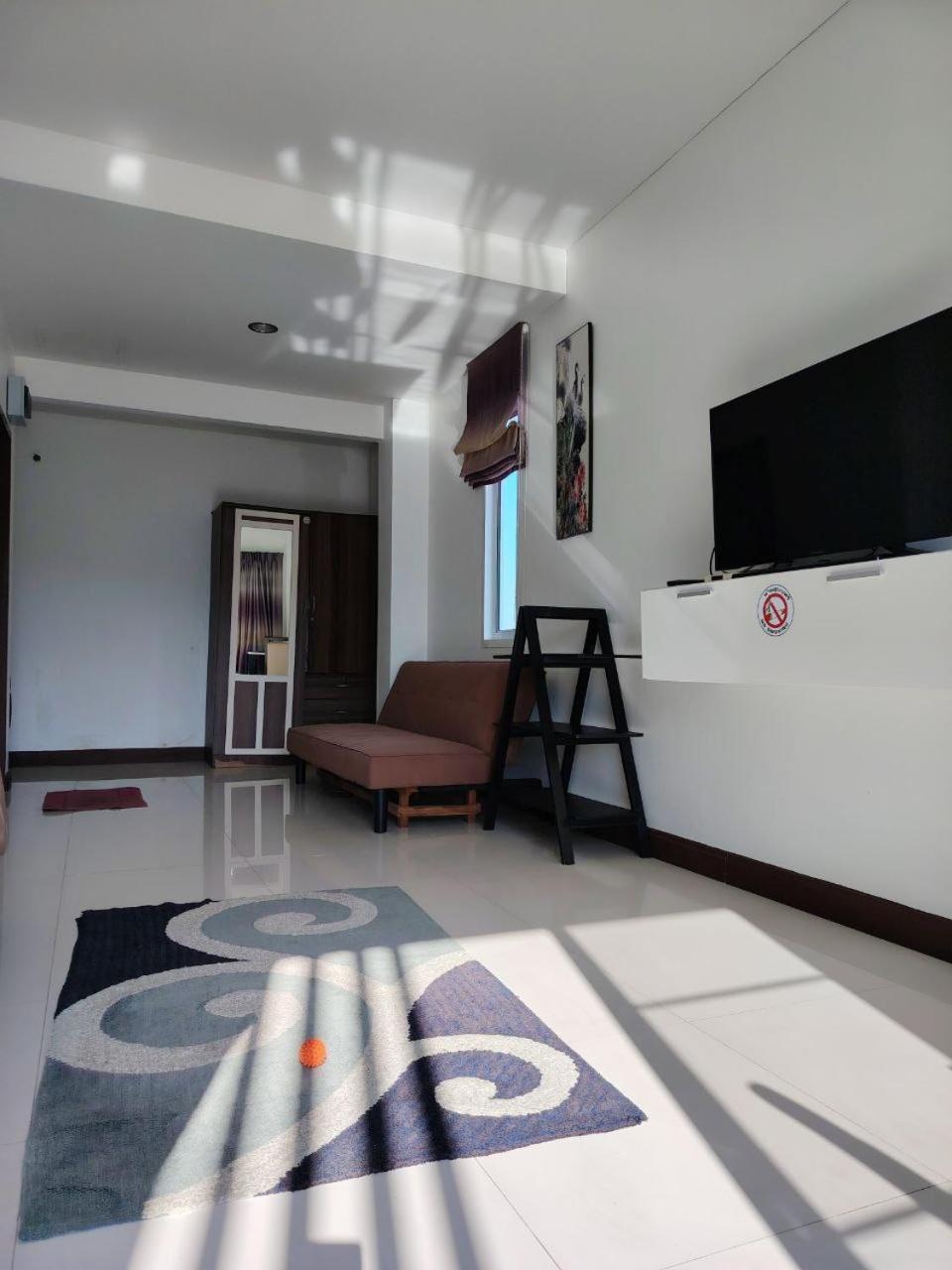 Victoria Apartment *