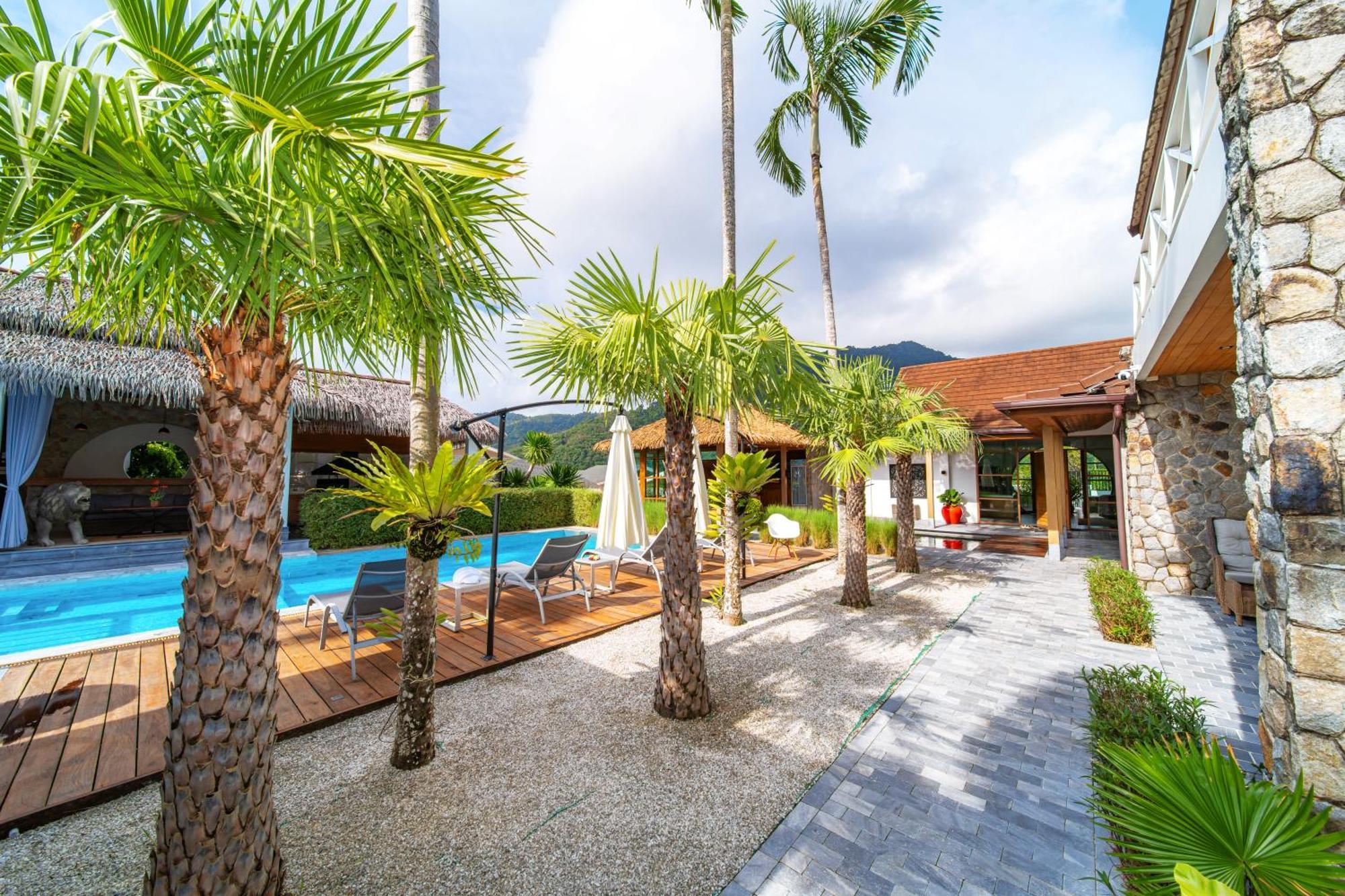 1000 Sqm New Luxury 4 Bedroom Pool Extra Large Space Amazing Sunset Villa *