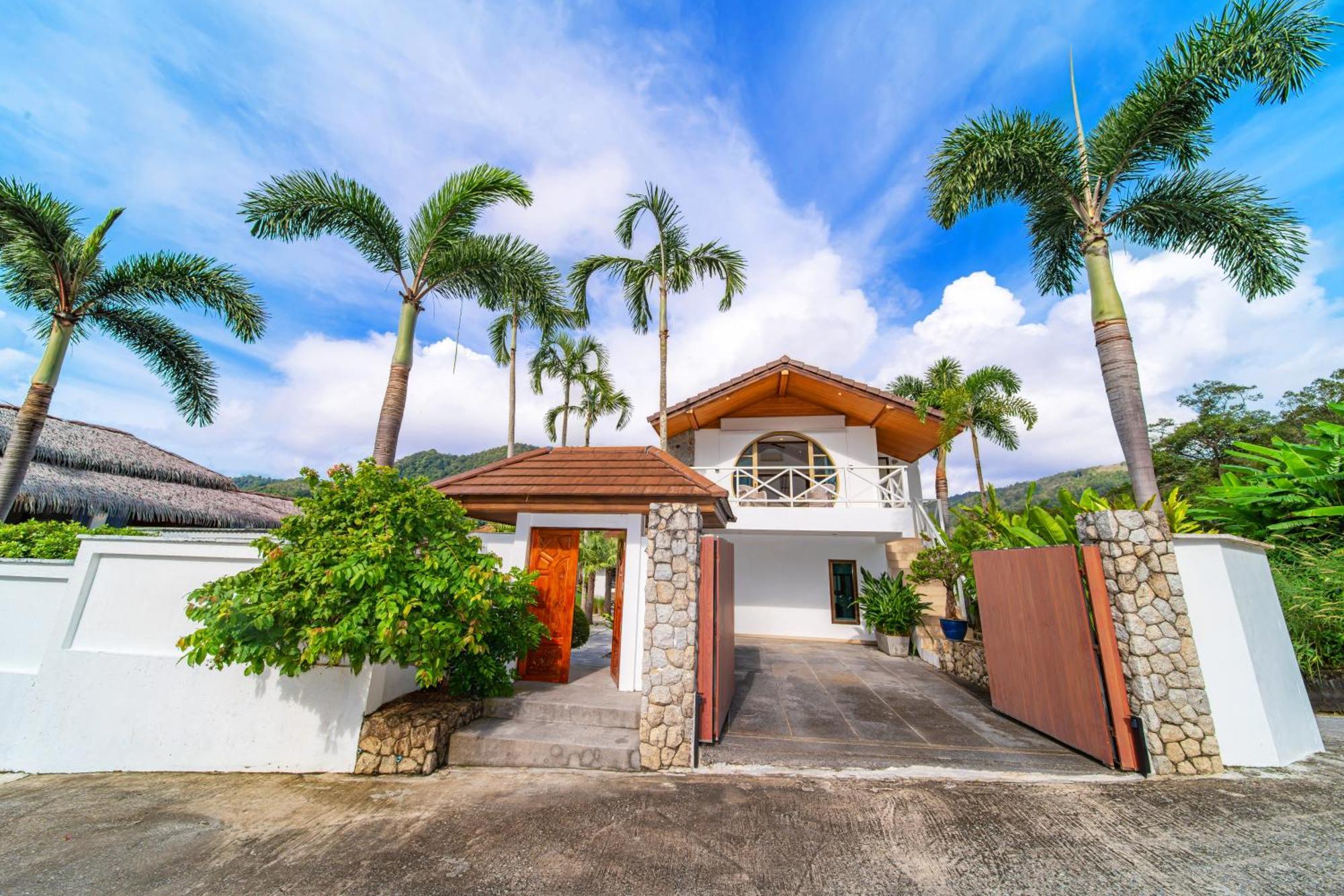 1000 Sqm New Luxury 4 Bedroom Pool Extra Large Space Amazing Sunset *