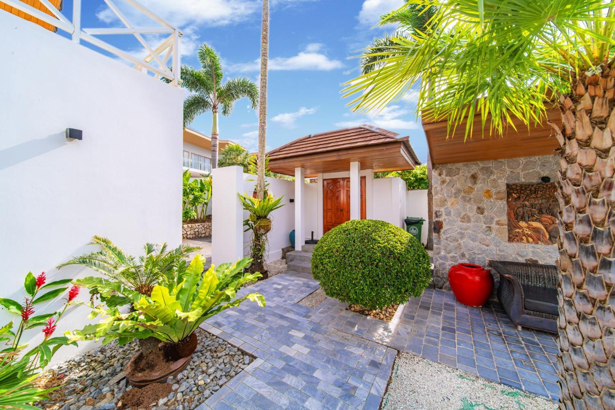 Villa 1000 Sqm New Luxury 4 Bedroom Pool Extra Large Space Amazing Sunset Kamala Beach