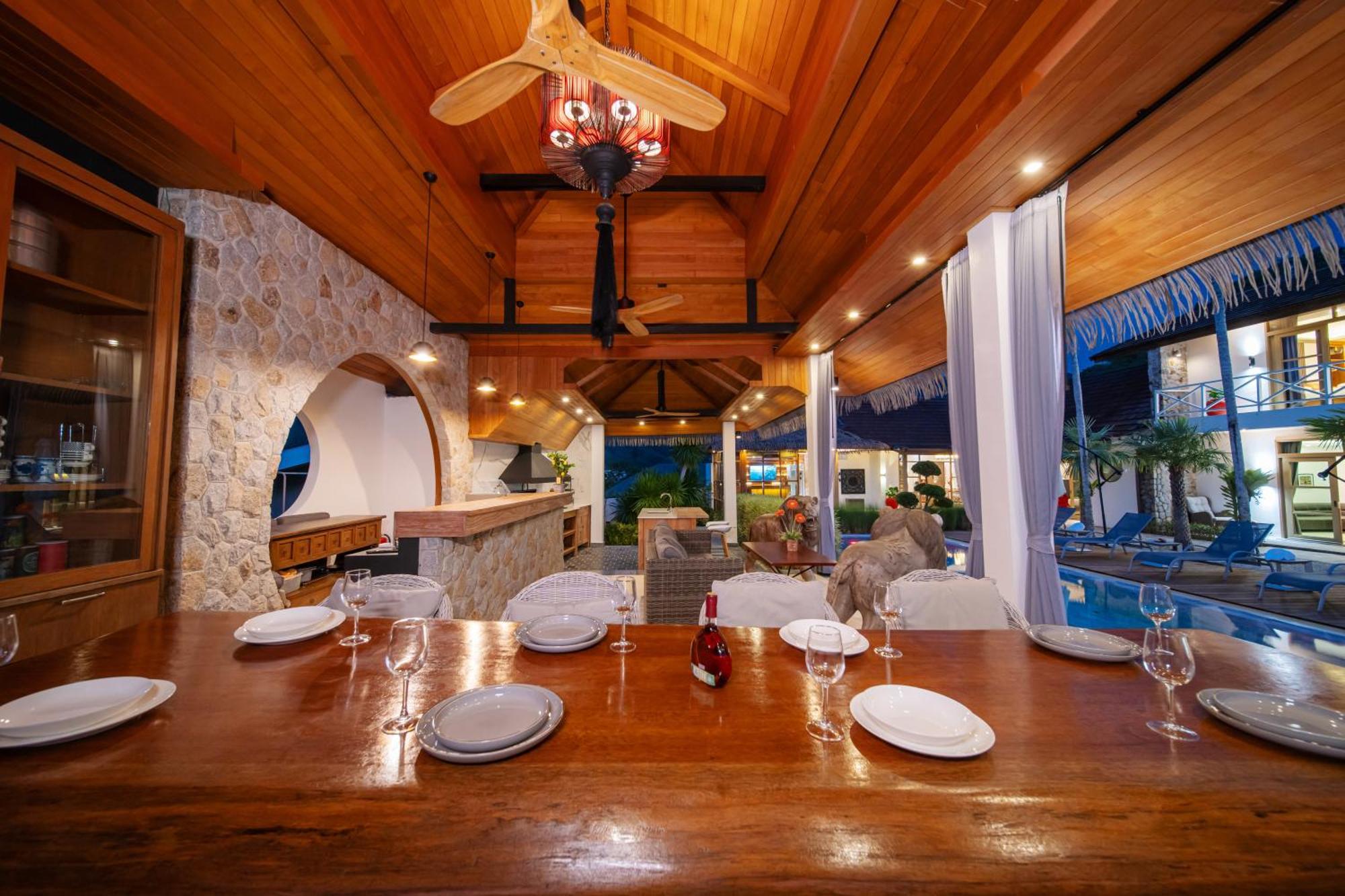 Villa 1000 Sqm New Luxury 4 Bedroom Pool Extra Large Space Amazing Sunset Kamala Beach