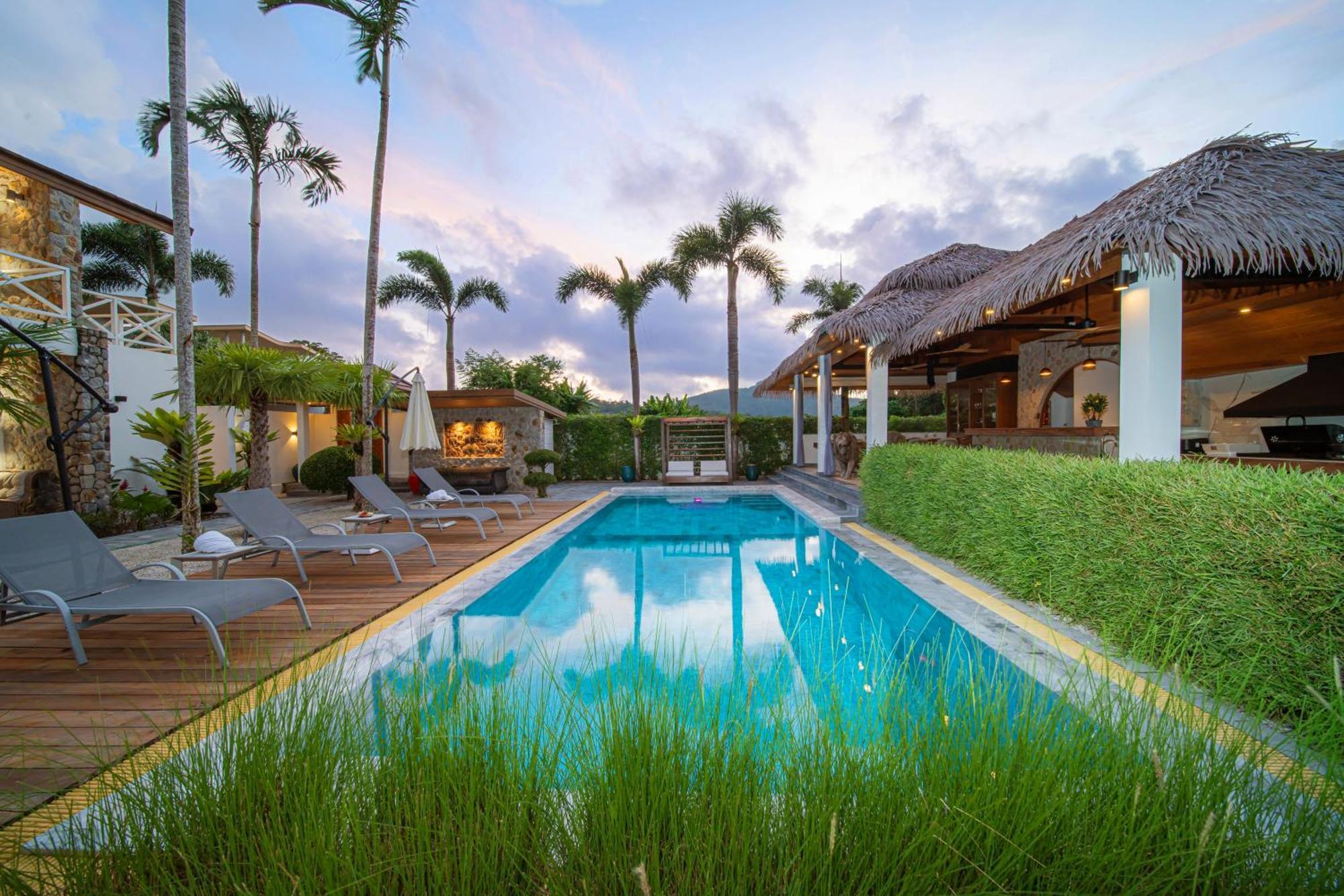 Villa 1000 Sqm New Luxury 4 Bedroom Pool Extra Large Space Amazing Sunset Kamala Beach