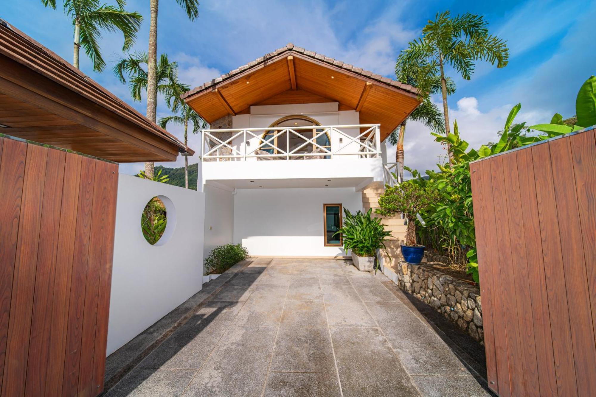 1000 Sqm New Luxury 4 Bedroom Pool Extra Large Space Amazing Sunset Villa