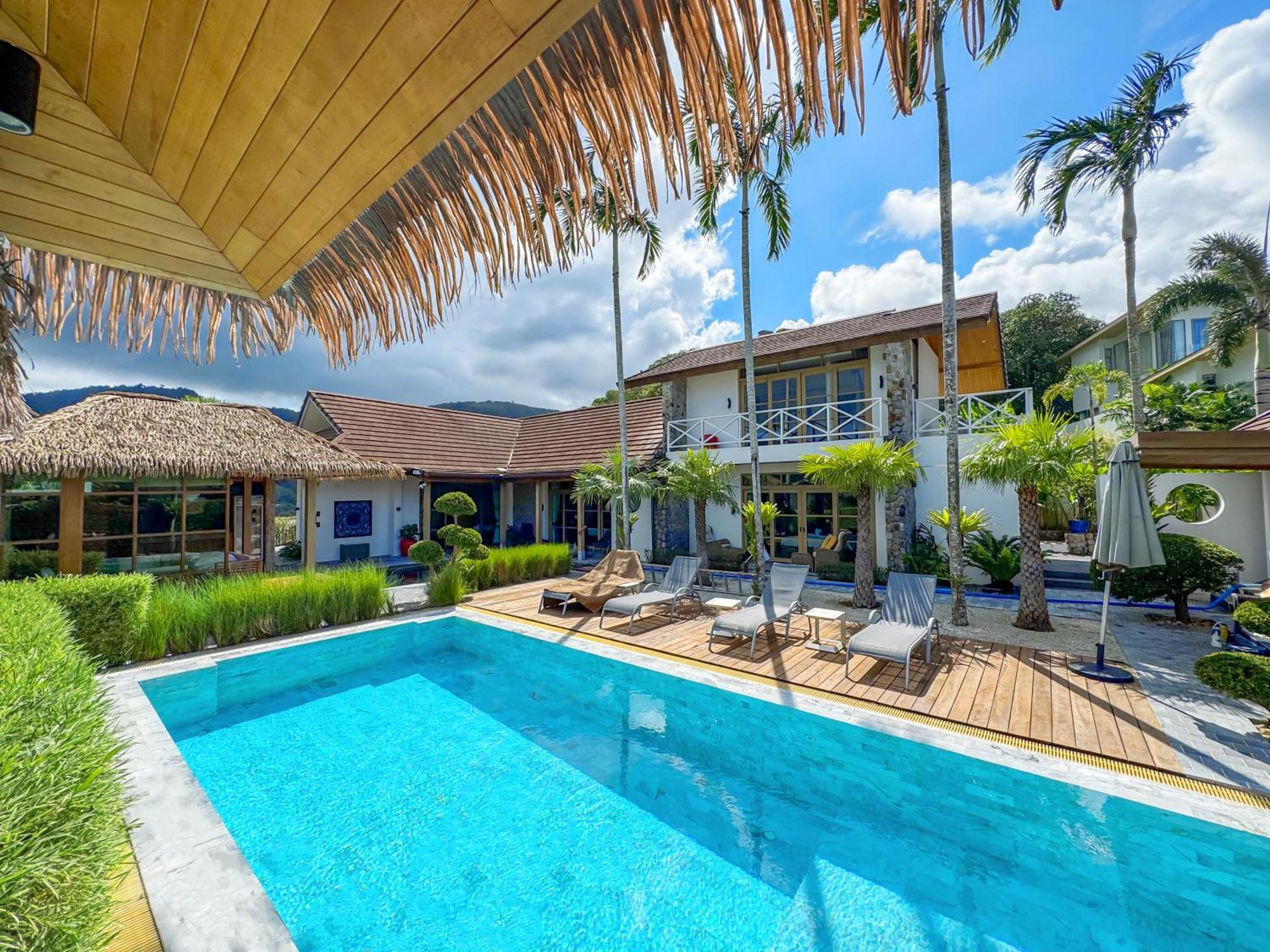 Villa 1000 Sqm New Luxury 4 Bedroom Pool Extra Large Space Amazing Sunset Kamala Beach