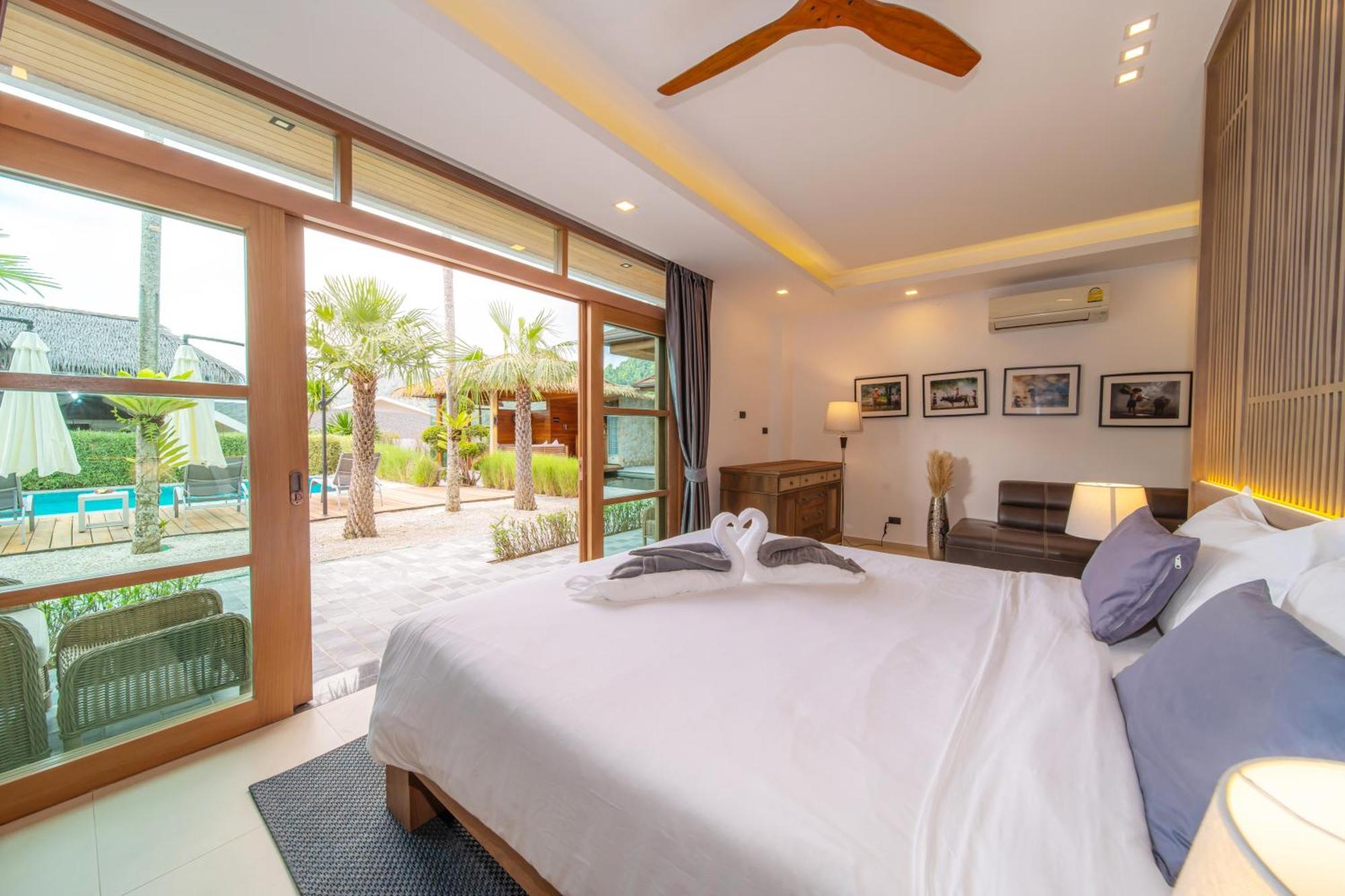 Villa 1000 Sqm New Luxury 4 Bedroom Pool Extra Large Space Amazing Sunset Kamala Beach