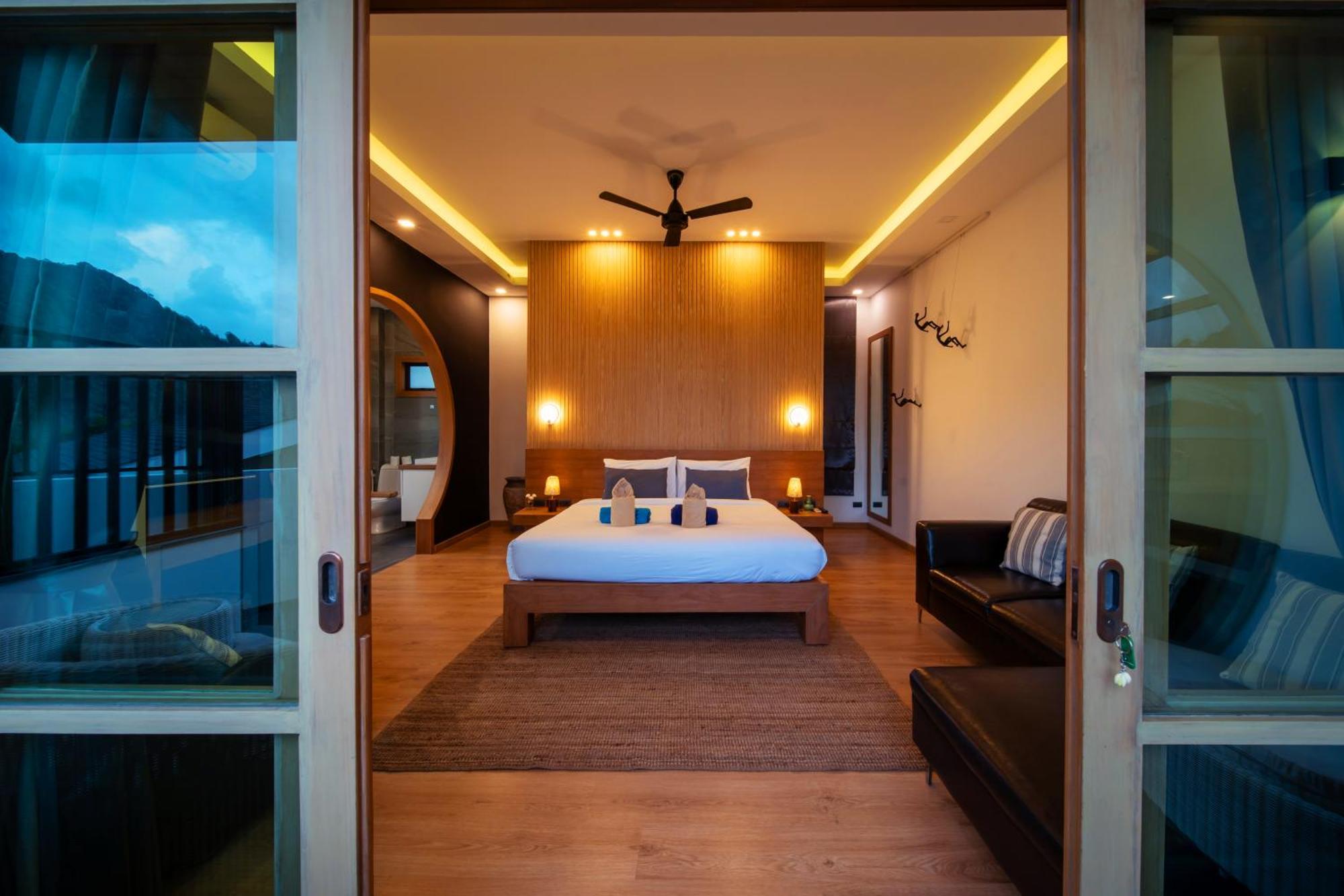Villa 1000 Sqm New Luxury 4 Bedroom Pool Extra Large Space Amazing Sunset Kamala Beach
