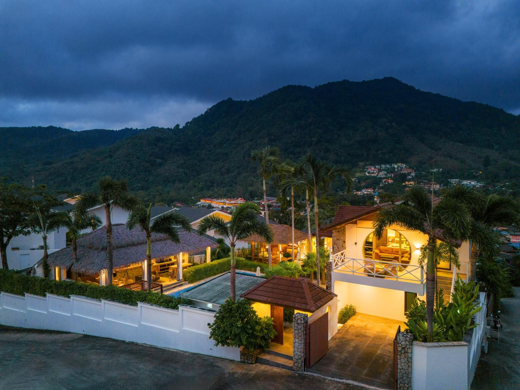 1000 Sqm New Luxury 4 Bedroom Pool Extra Large Space Amazing Sunset * Kamala Beach