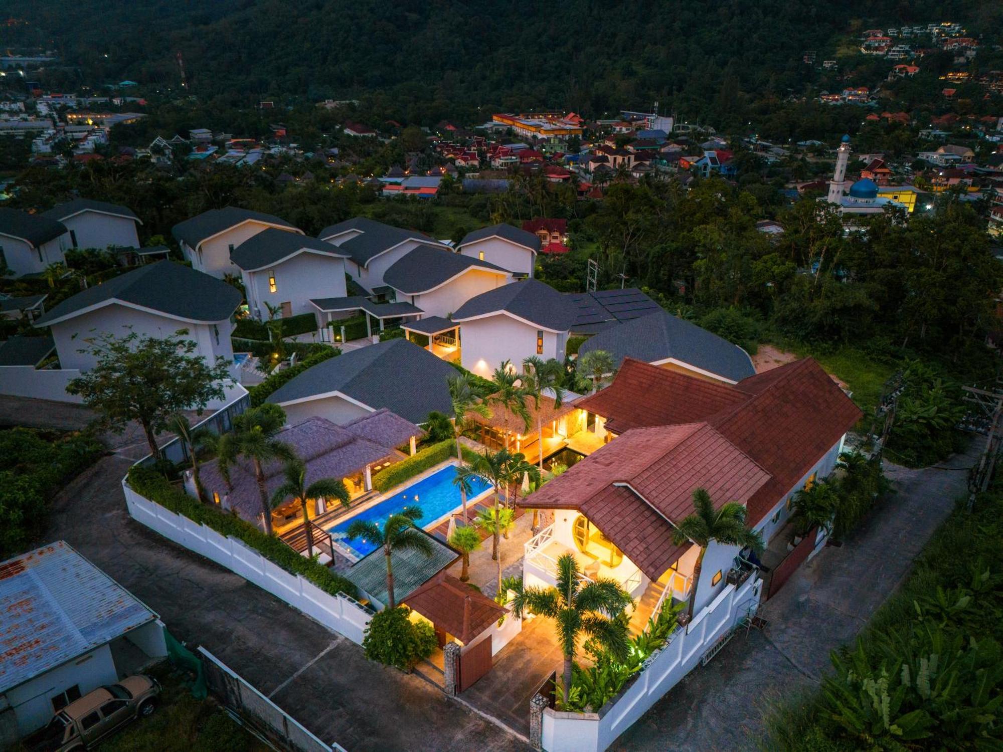 1000 Sqm New Luxury 4 Bedroom Pool Extra Large Space Amazing Sunset Villa *