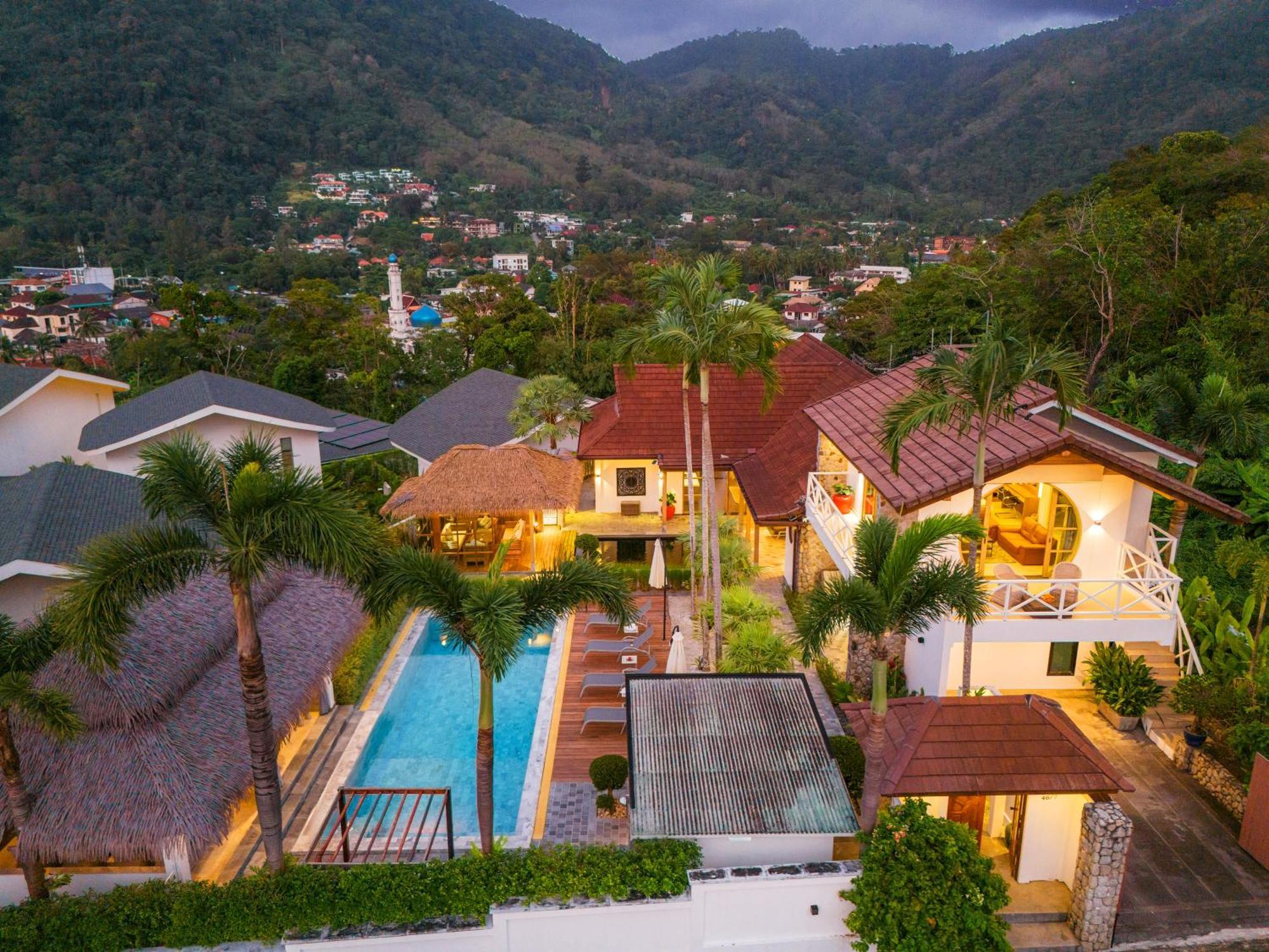 1000 Sqm New Luxury 4 Bedroom Pool Extra Large Space Amazing Sunset Villa *