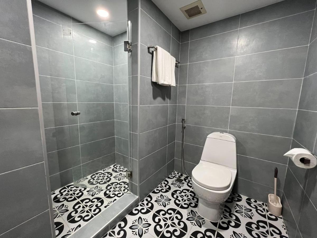 The Sands 3 Bedrooms Beachside In Naiharn Apartment