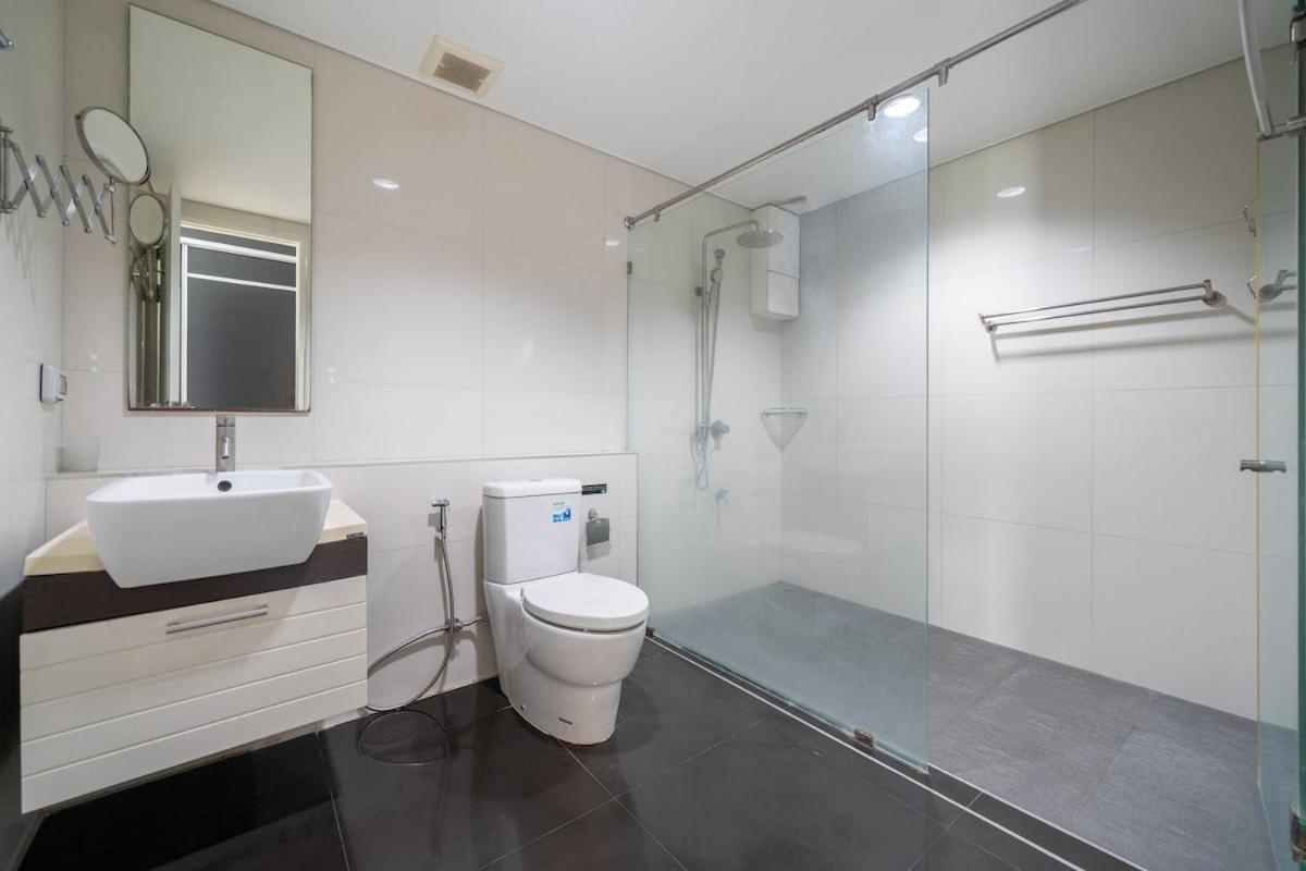 Regent - 4 Bedrooms Apartment