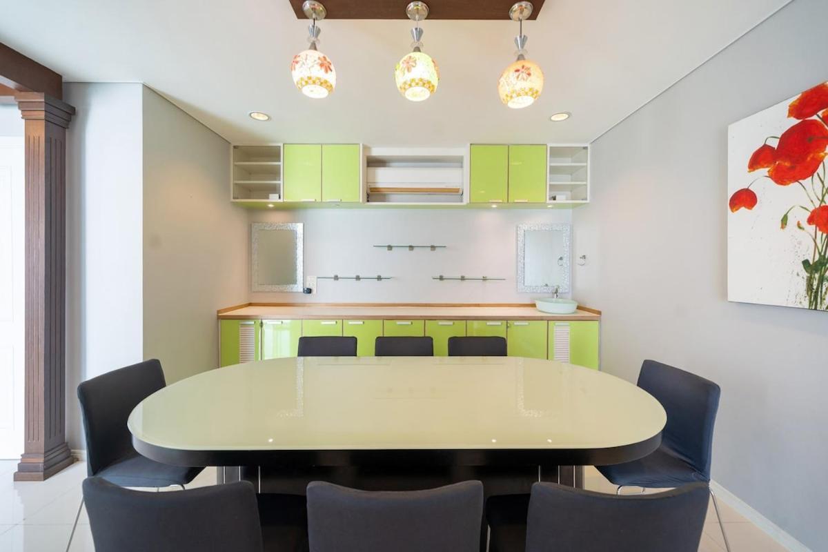 Regent - 4 Bedrooms Apartment *