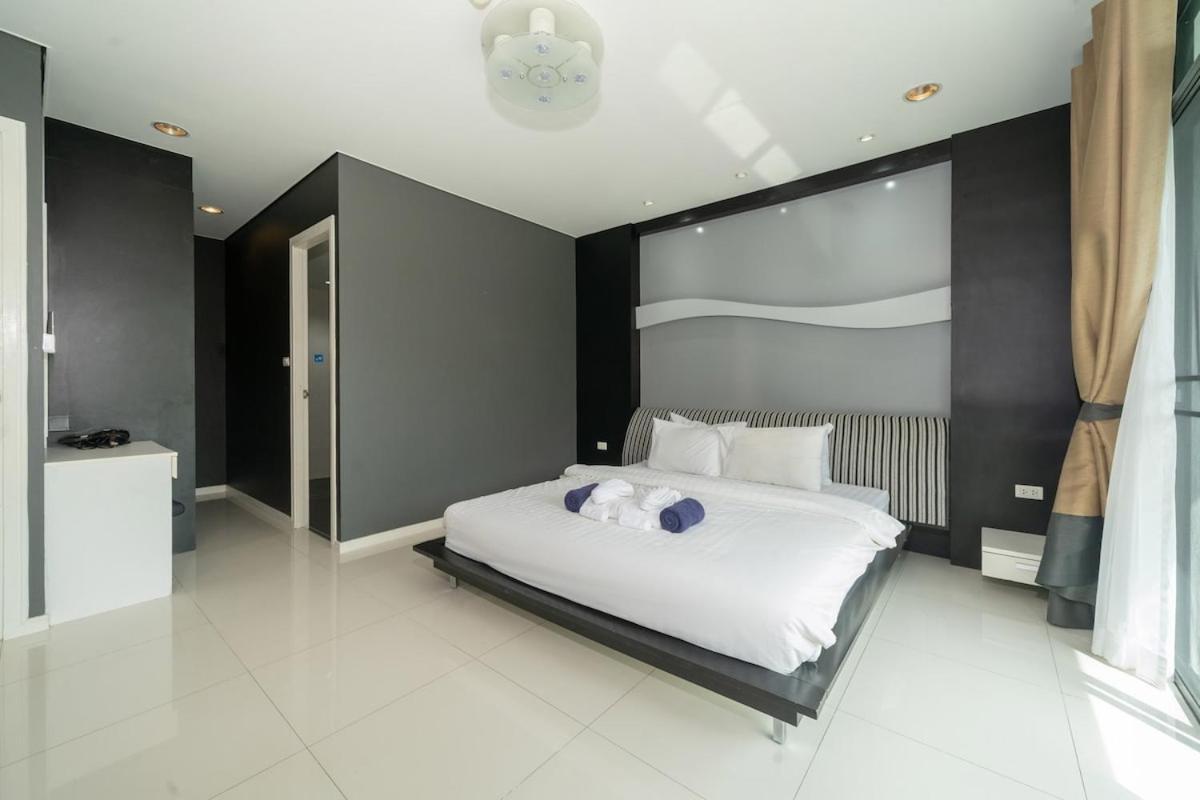 Regent - 4 Bedrooms Apartment *